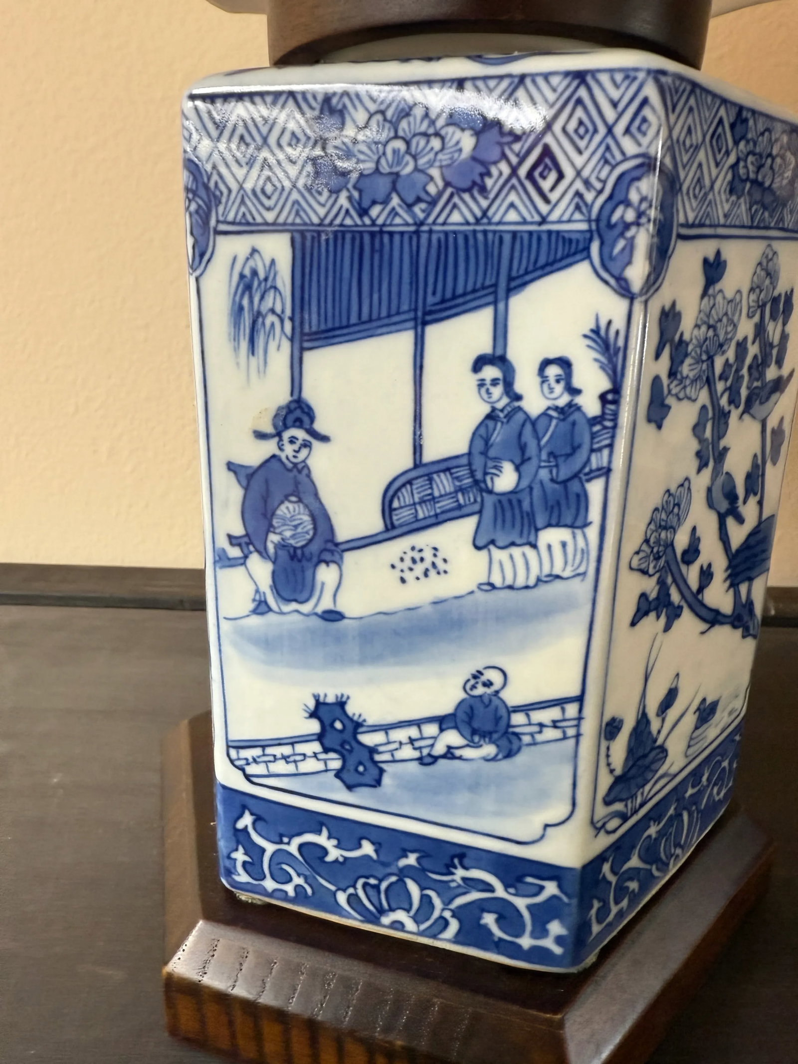Blue and White Vintage Lamps With Asian Motifs, a Pair, Silk Shades - 8