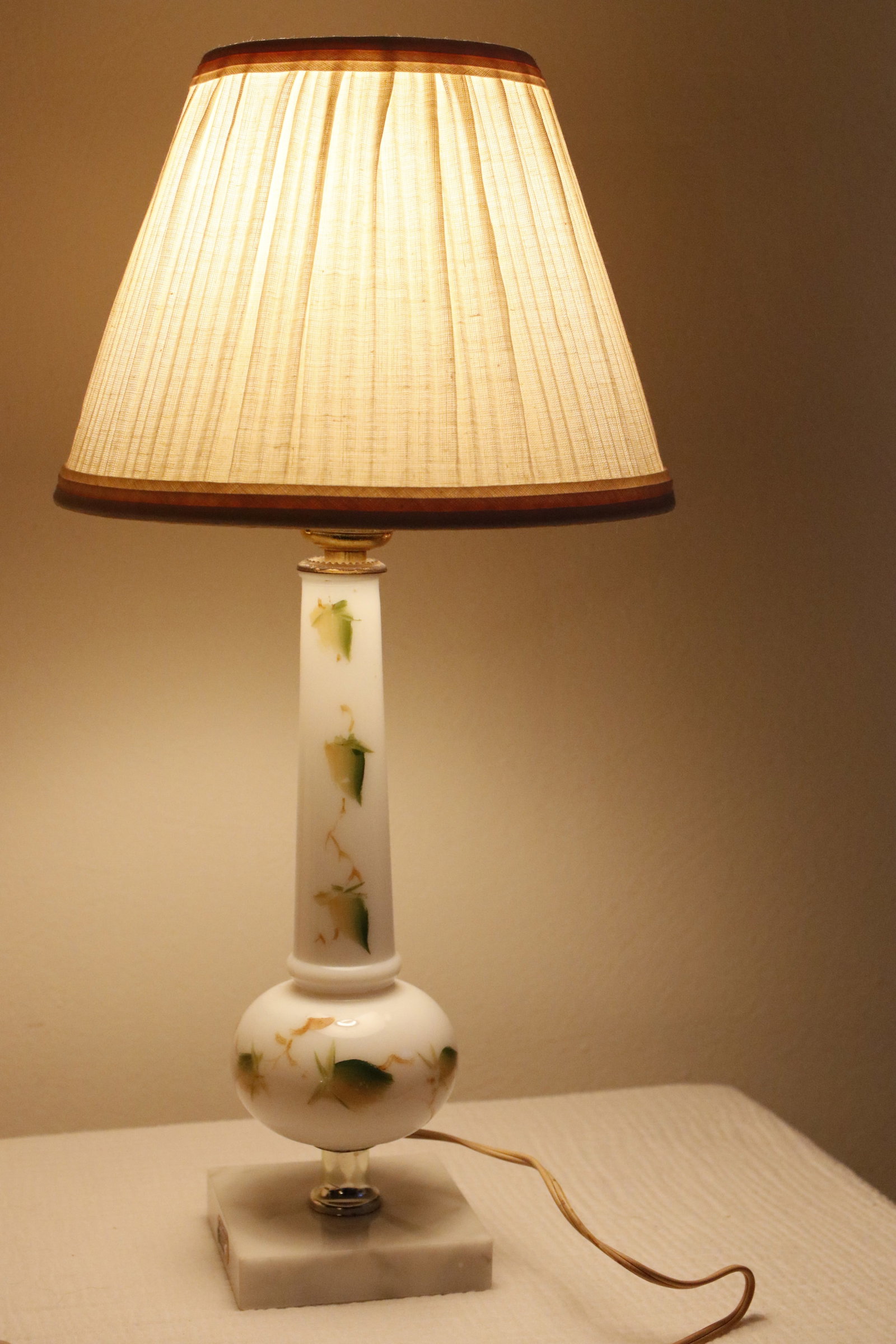 Mid Century Italian Marble & Hand-Painted Blown Milk Glass Table Lamps With Original Shades - A Pair - 12
