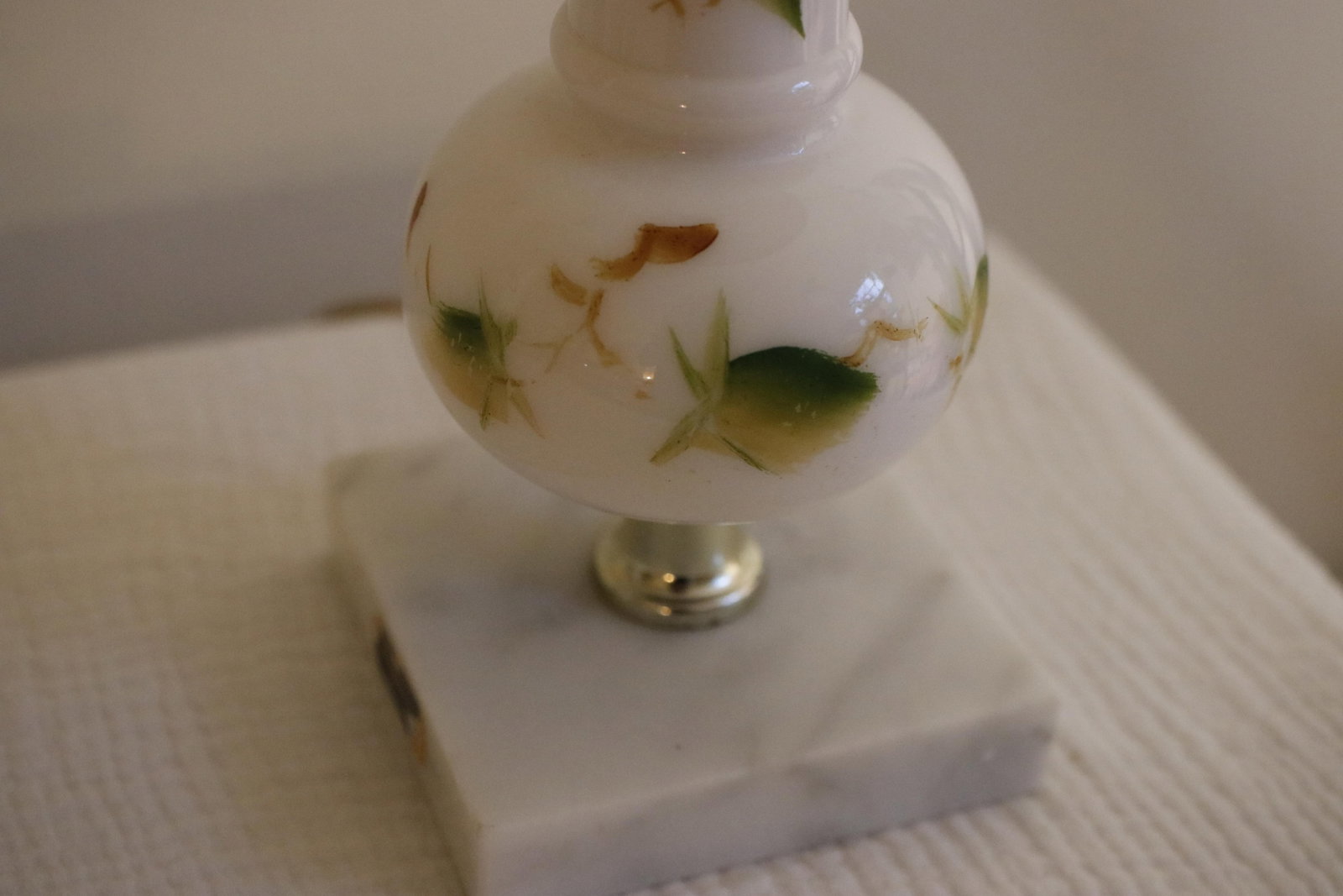 Mid Century Italian Marble & Hand-Painted Blown Milk Glass Table Lamps With Original Shades - A Pair - 4