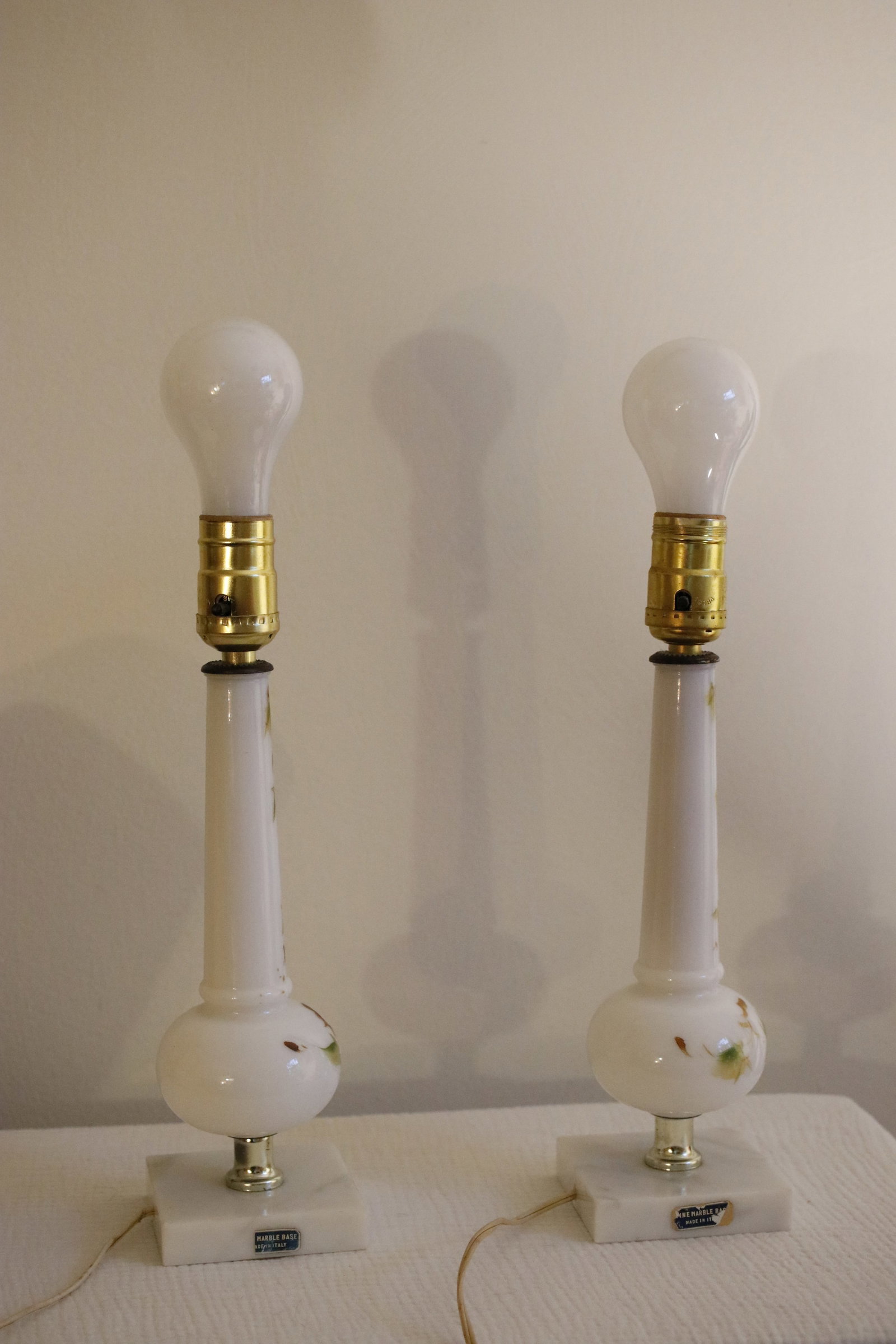 Mid Century Italian Marble & Hand-Painted Blown Milk Glass Table Lamps With Original Shades - A Pair - 8