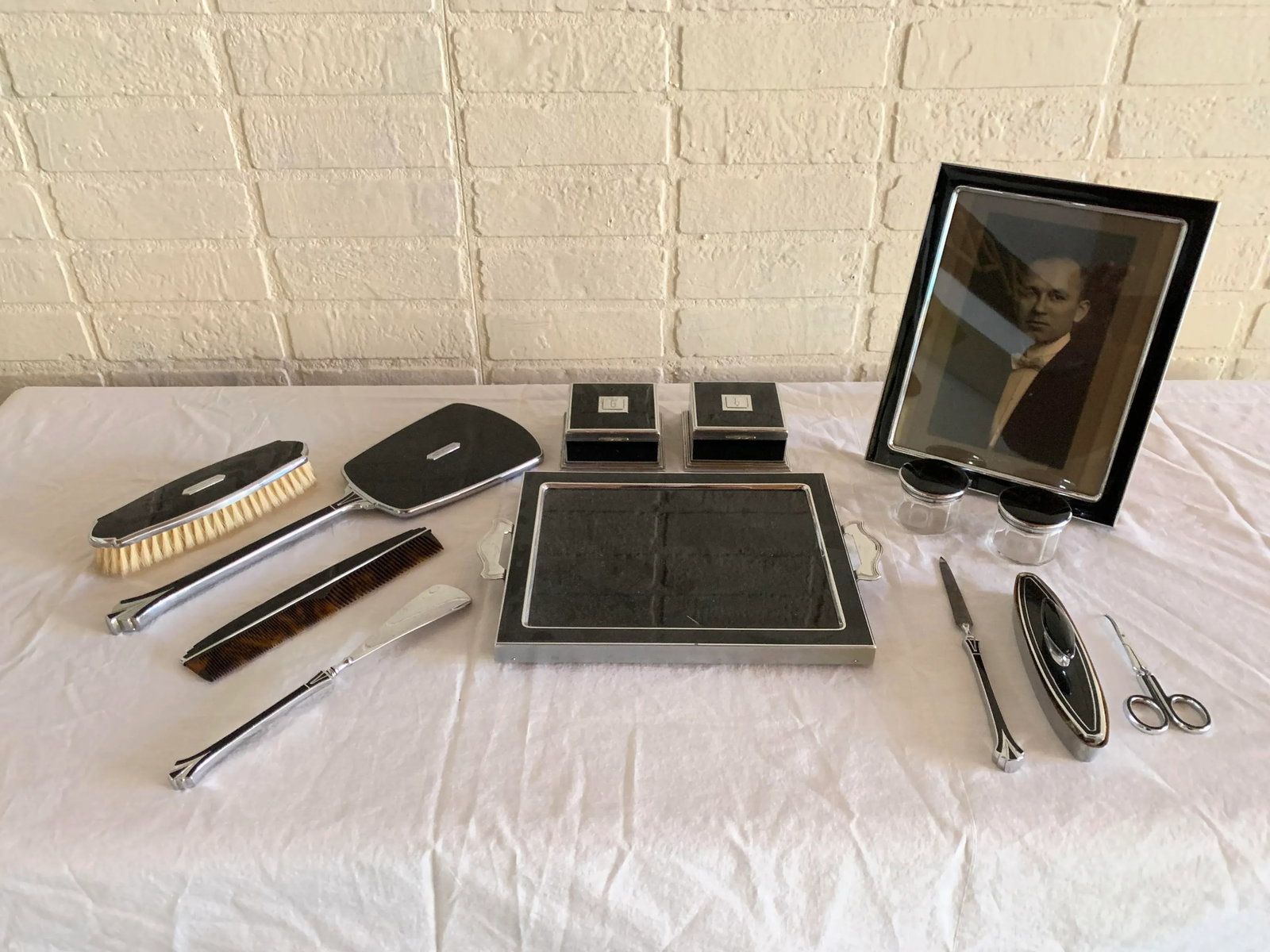 1930s Art Deco Vanity Set, 13 Pieces - 13