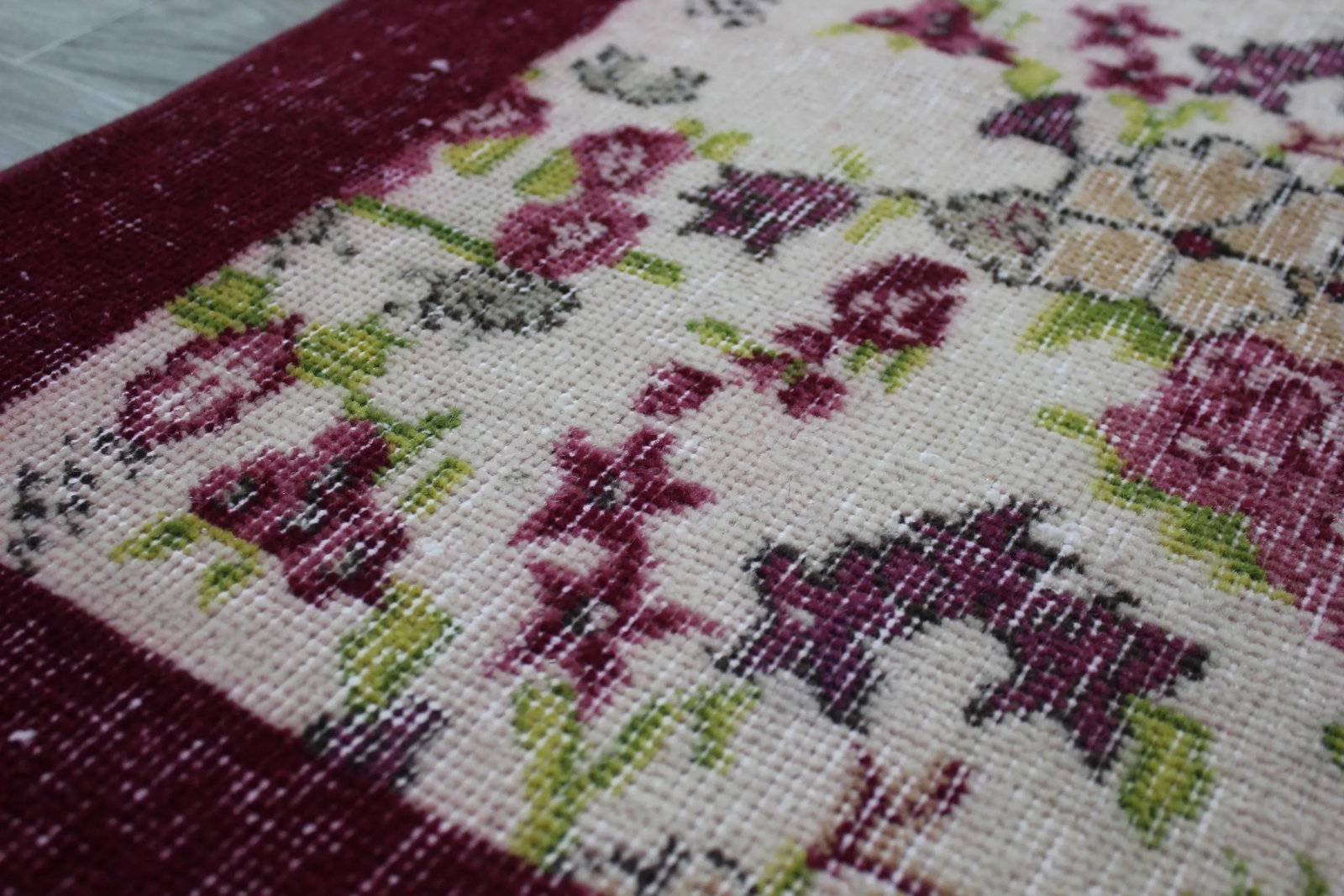 1970s Southwestern Style Floral Design Wool Wine Red Turkish Vintage Rug - 7