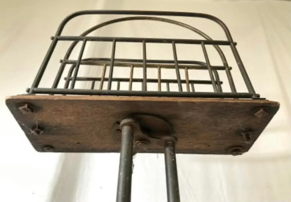 Antique Magazine Rack Arts and Crafts - 7