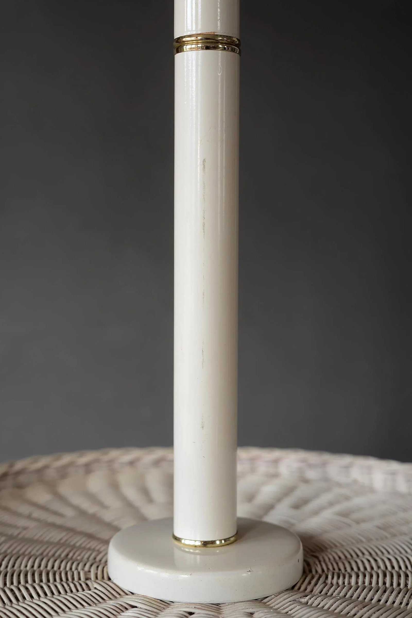 1970s Vintage White Wicker Floor Lamp With Table Shelf - 5