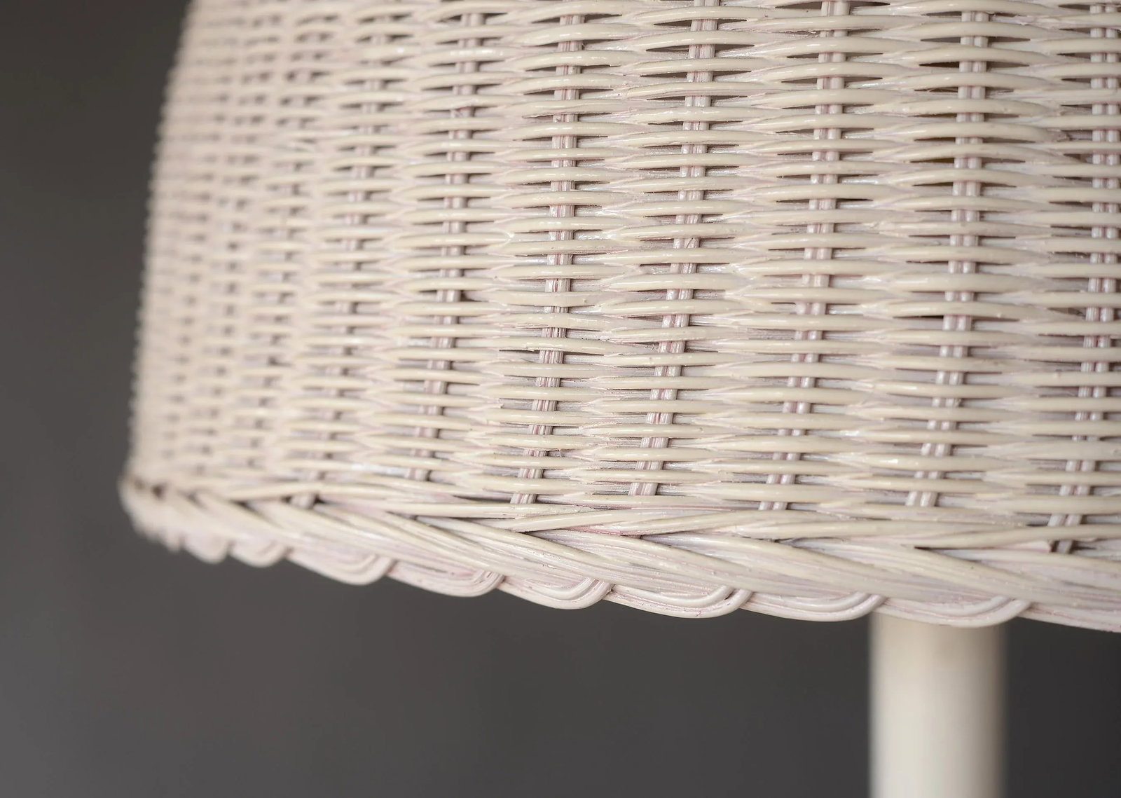 1970s Vintage White Wicker Floor Lamp With Table Shelf - 6