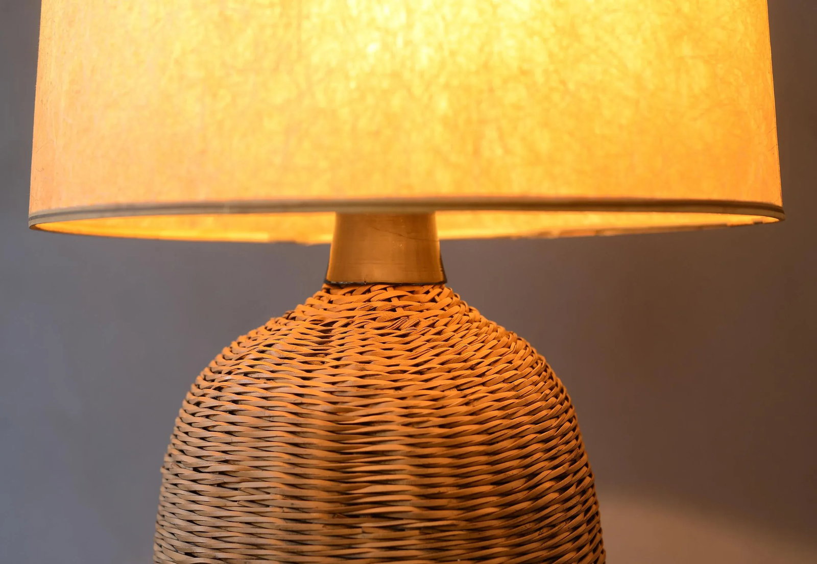 1970s Vintage Modern Boho Wicker Table Lamp - 10
