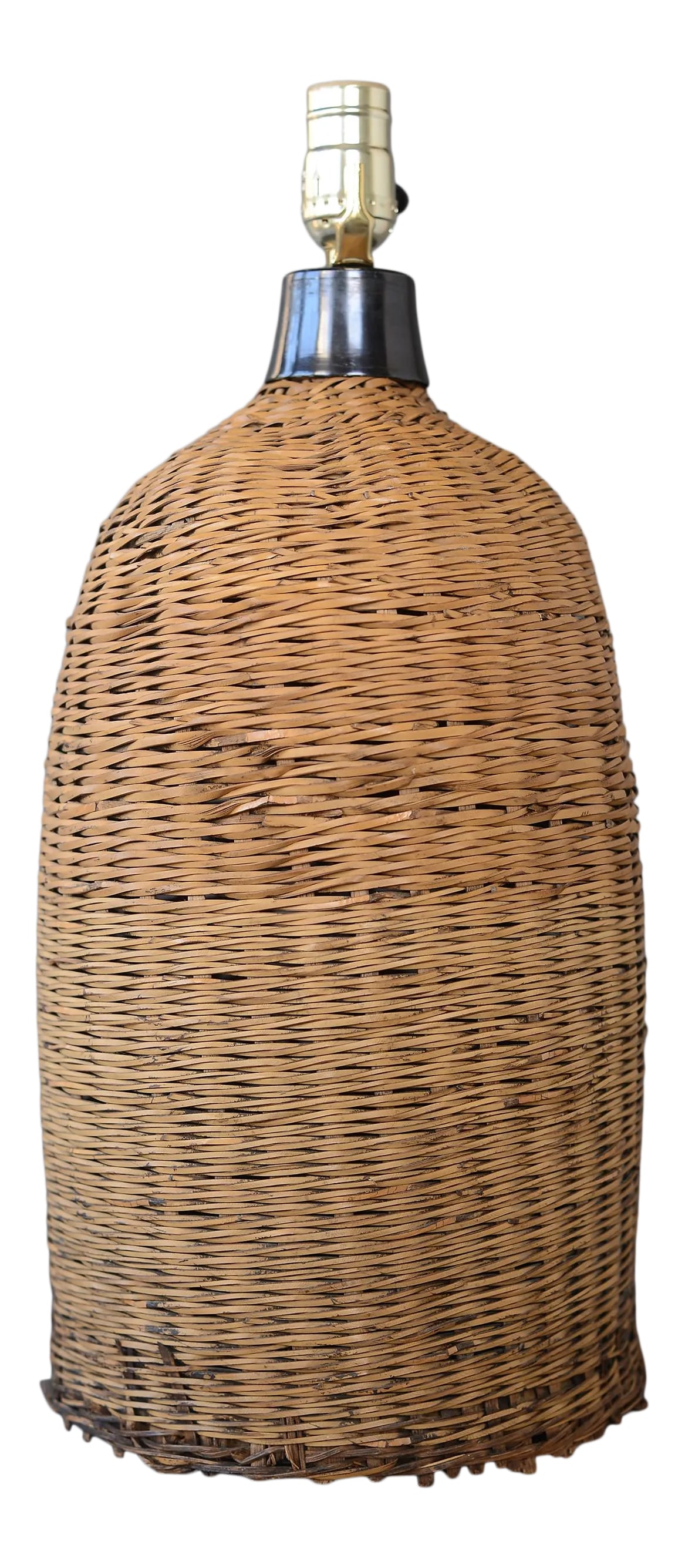 1970s Vintage Modern Boho Wicker Table Lamp: This vintage boho beauty has charm in the truckload! Made of woven wicker with a hollow interior and covered on the bottom with a thin piece of wood. The wicker shows a nice patina with old rustic app