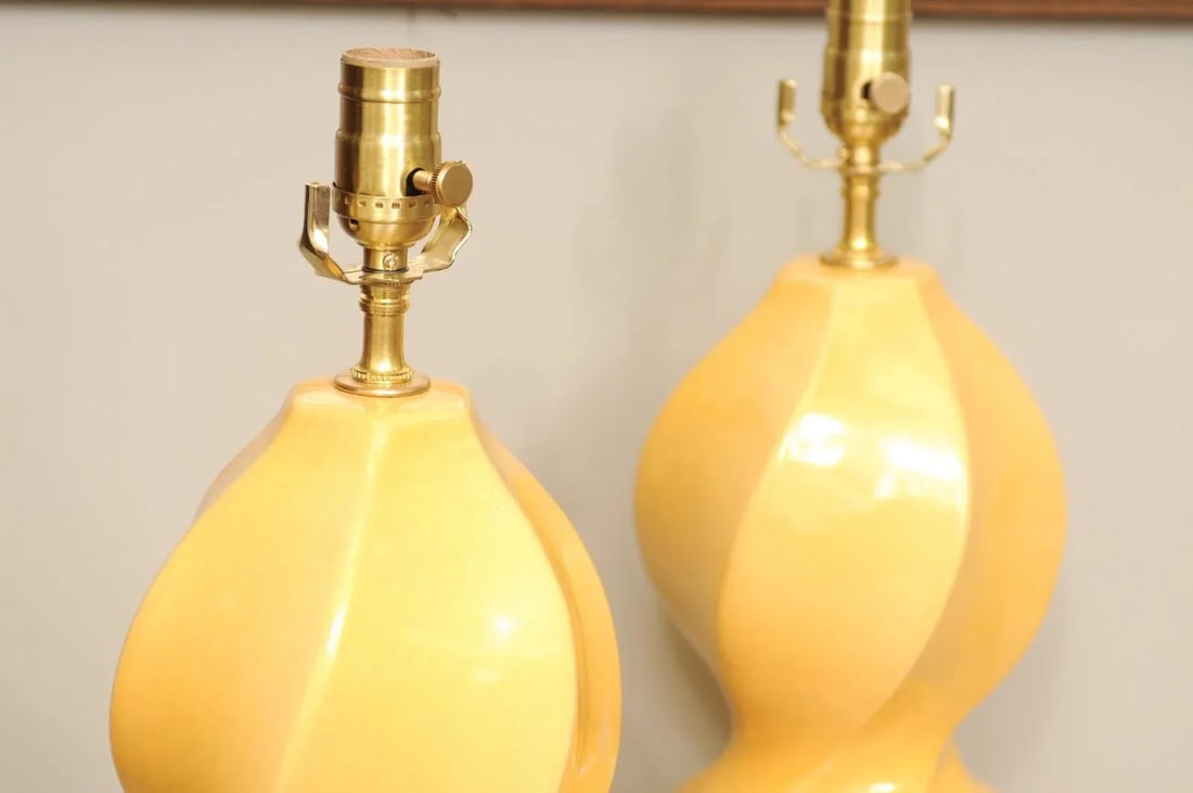 Beautiful Yellow Crackle Ceramic Double Gourds, Circa 1970s - 11
