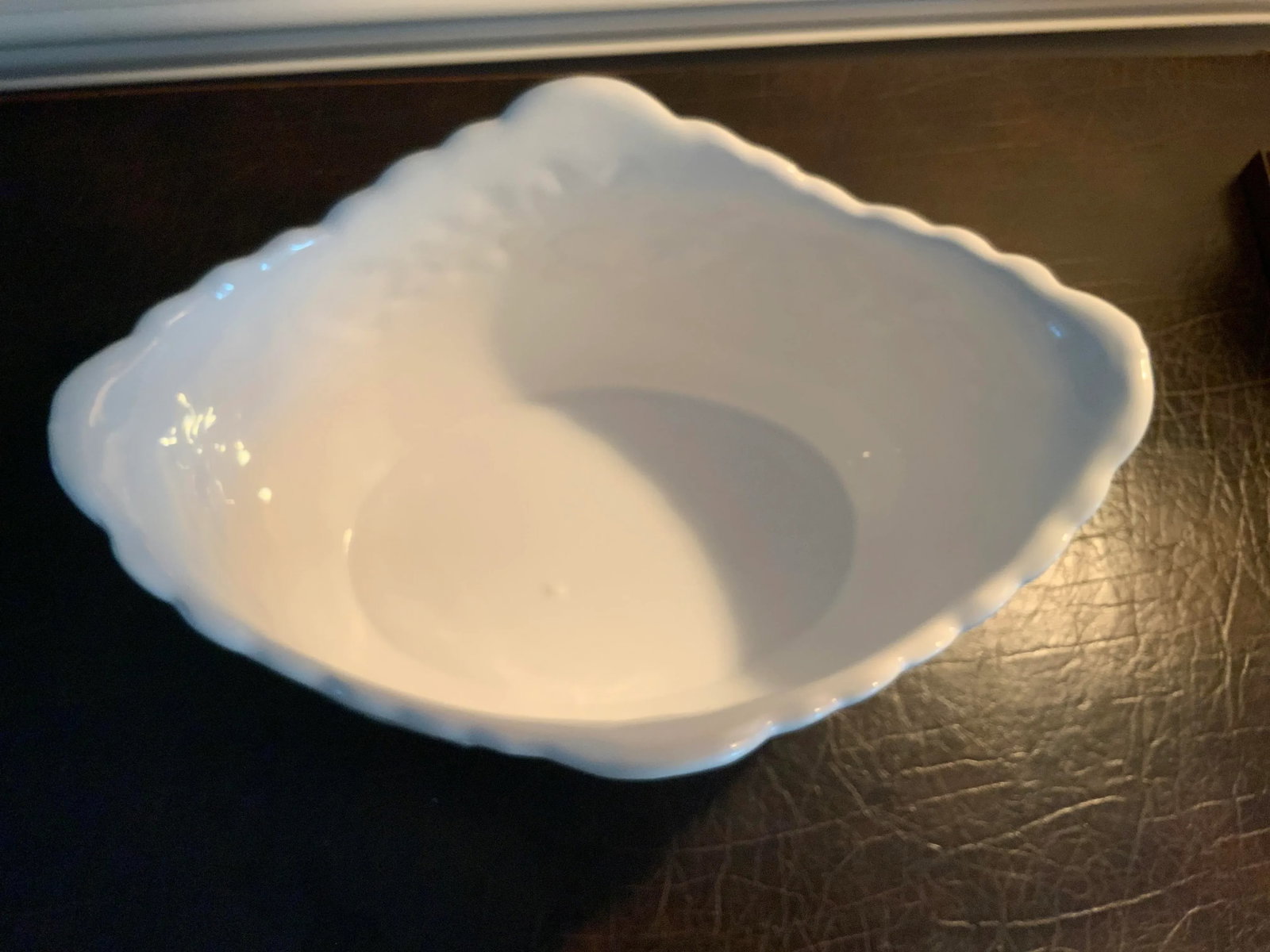 Vintage 1970s White Portuguese Floral & Ribbon Cachepot by Lynn Hollyn Porta - 4