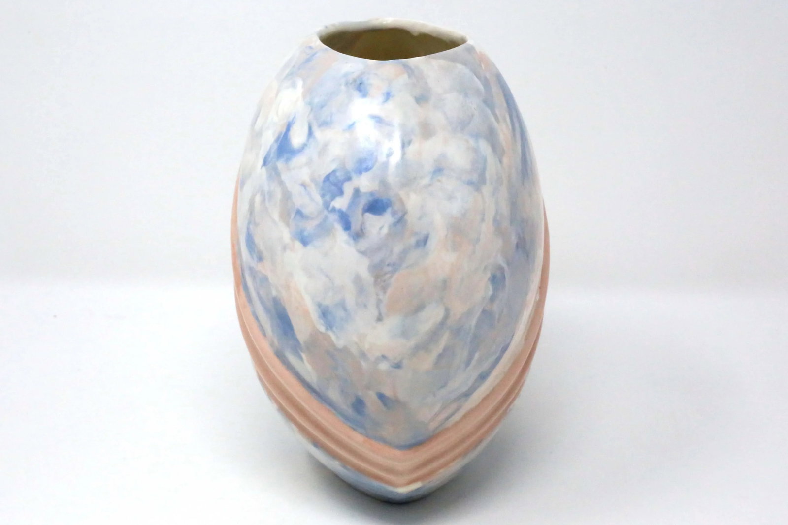 1960's Mid-Century Pink Blue and White Art Deco Ceramic Vase - 4