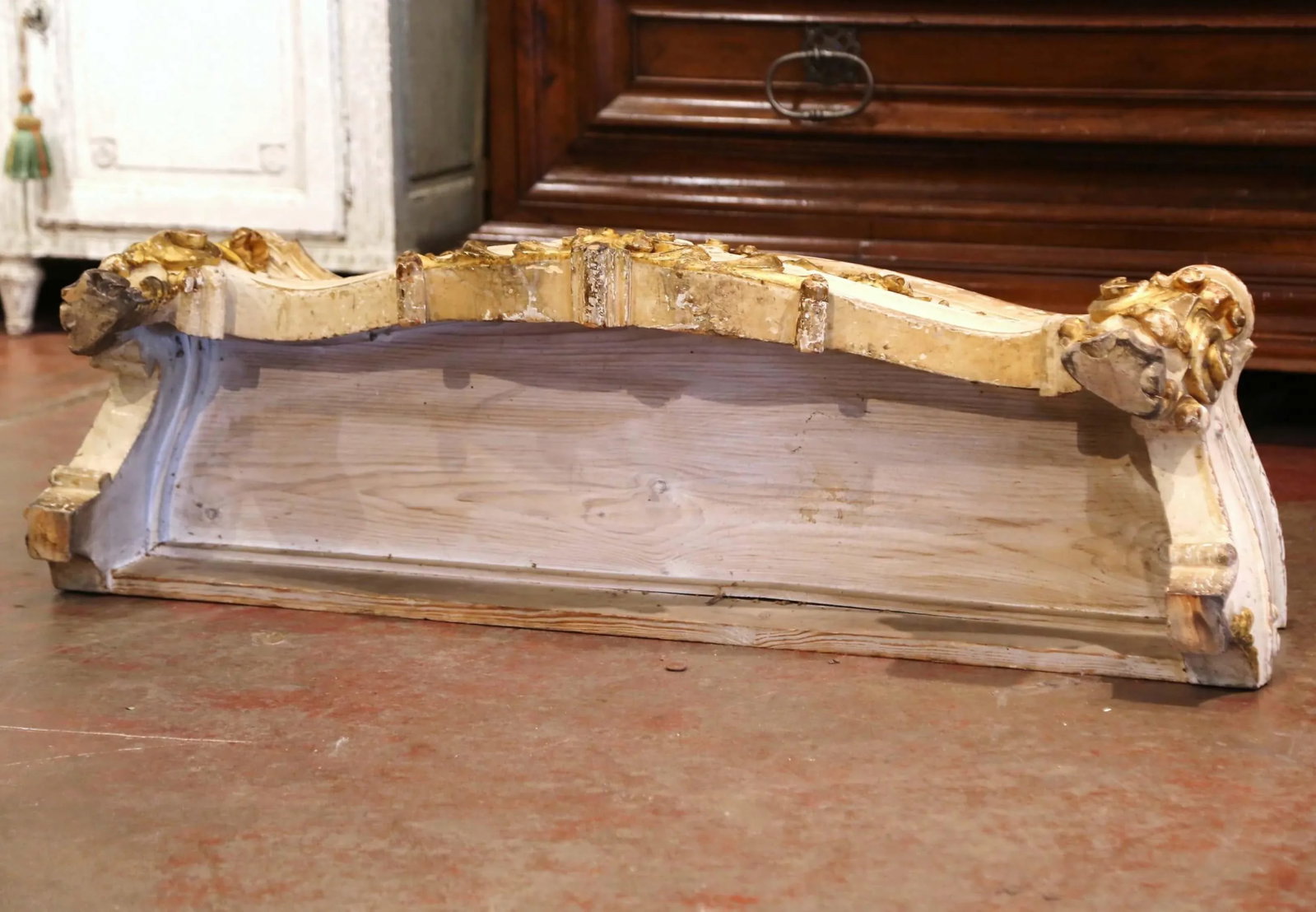 Early 19th Century French Louis XV Carved Painted & Gilt Bombe Floor Jardiniere - 12