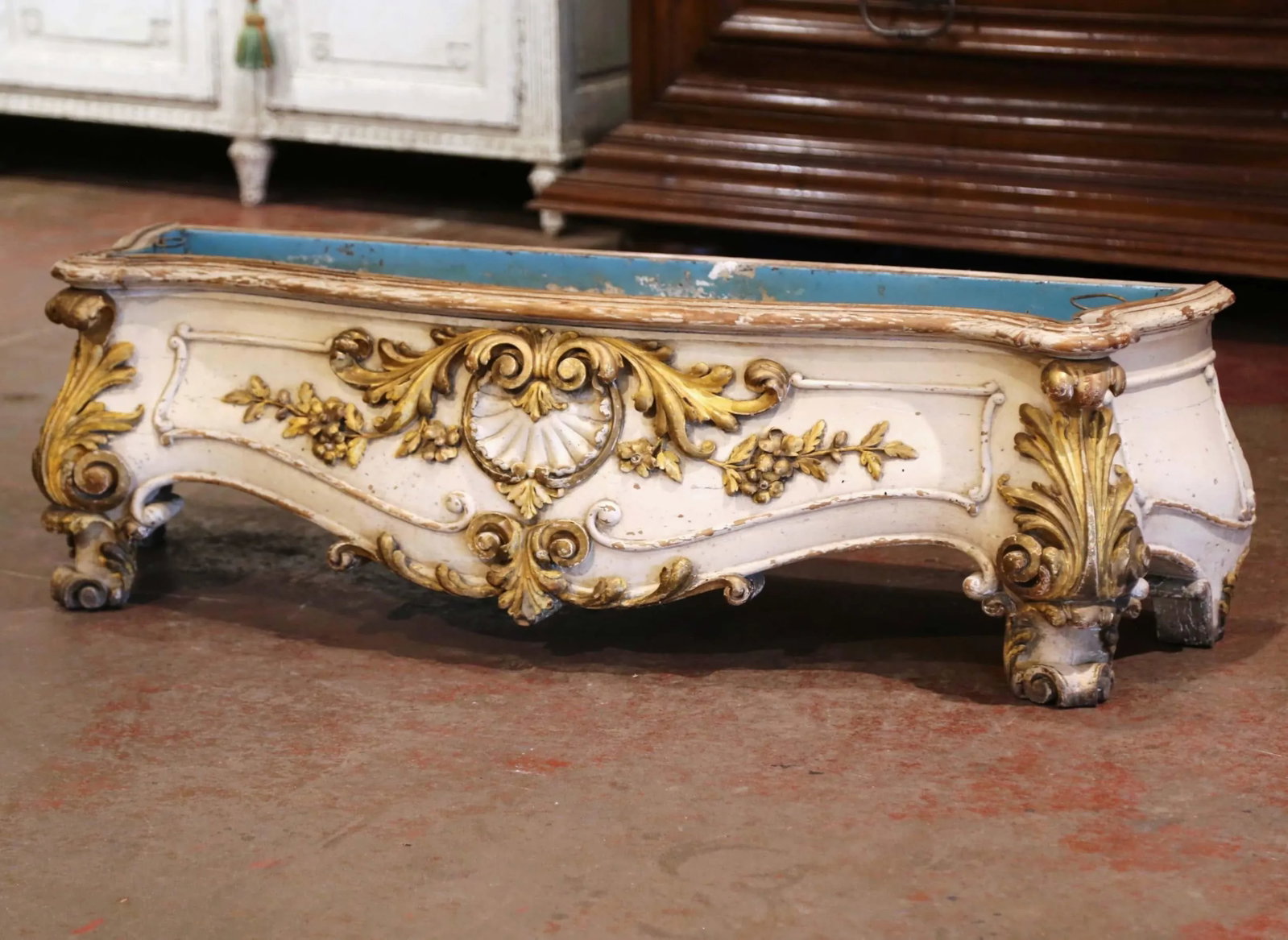 Early 19th Century French Louis XV Carved Painted & Gilt Bombe Floor Jardiniere - 13