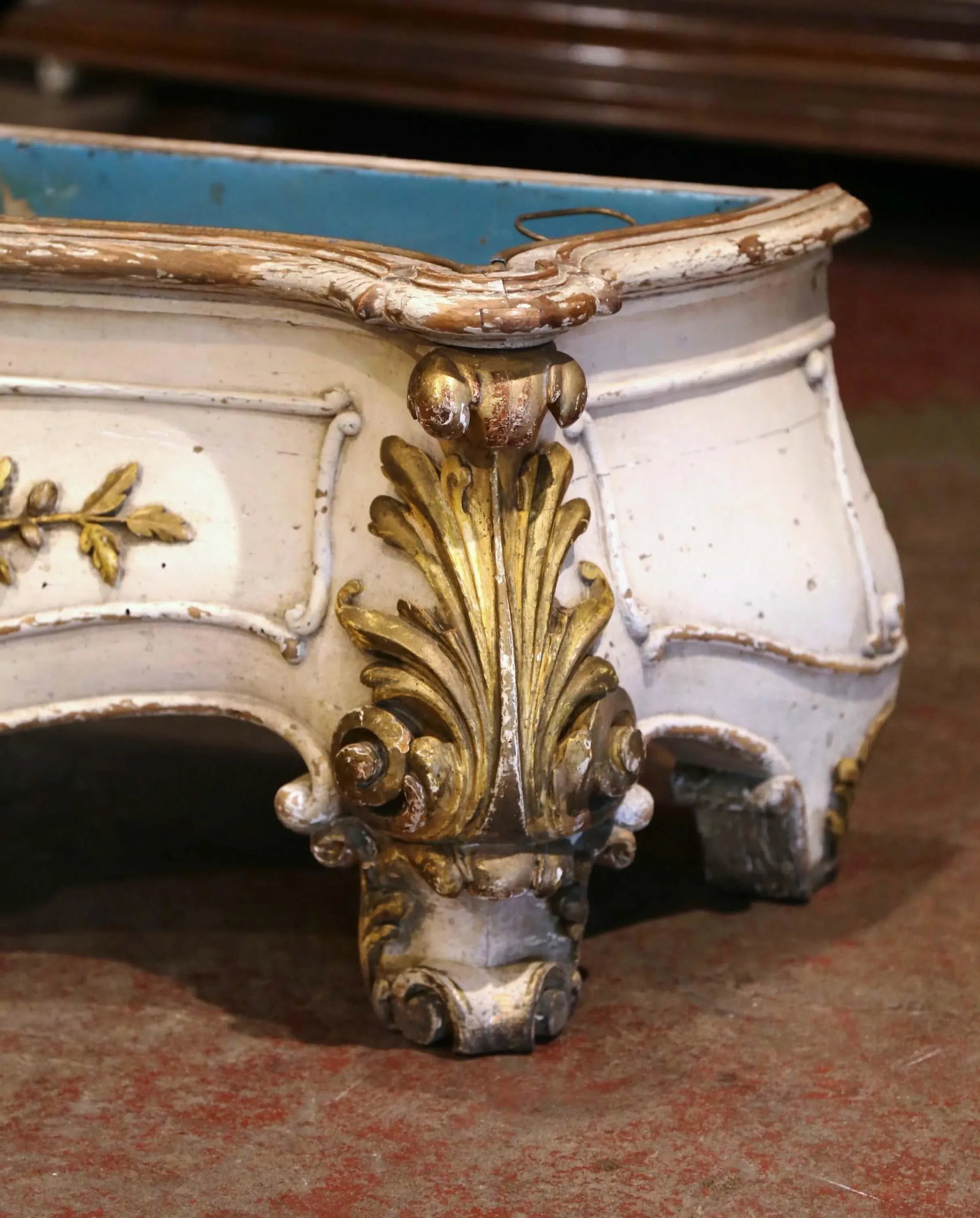 Early 19th Century French Louis XV Carved Painted & Gilt Bombe Floor Jardiniere - 8