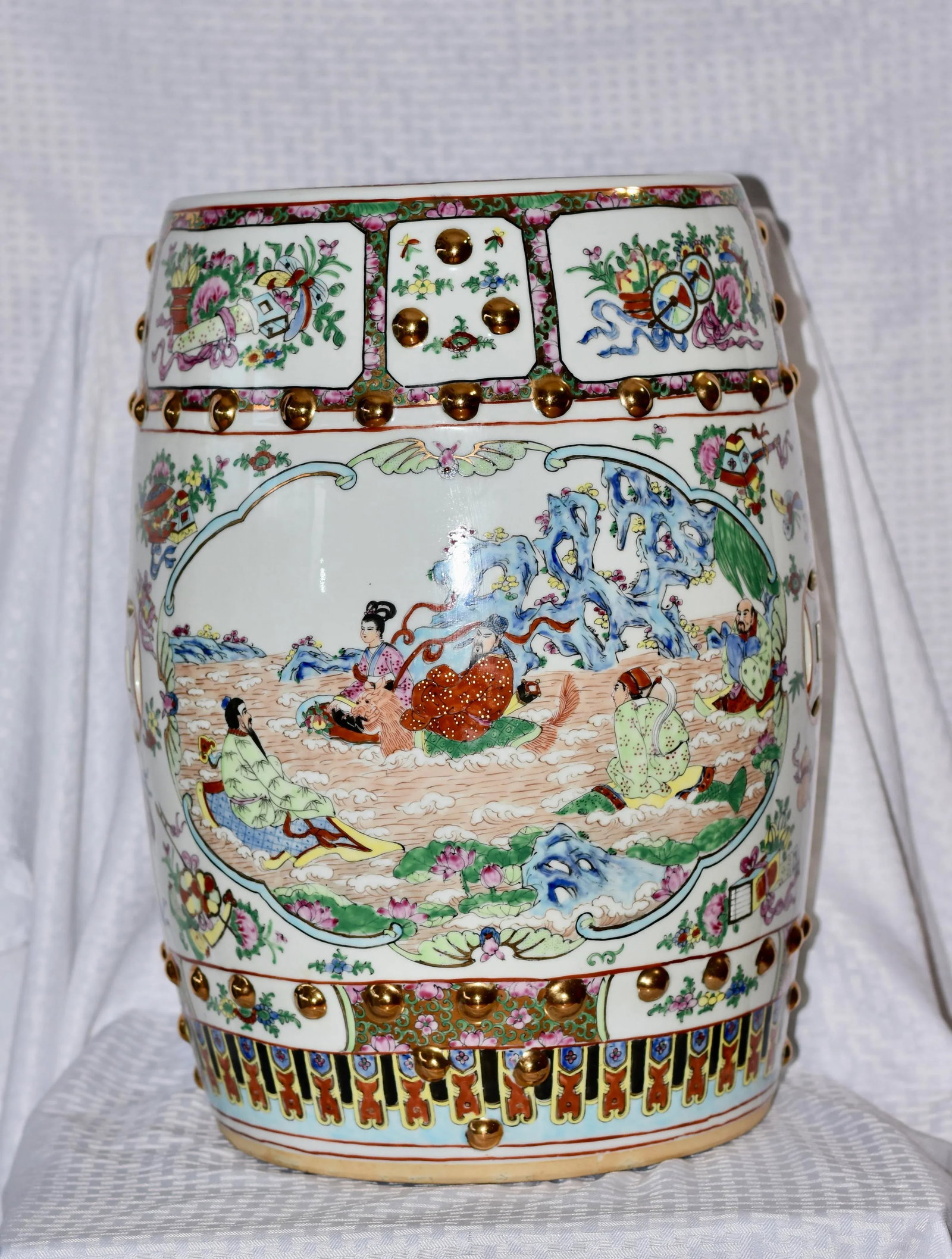 1960s Chinese Rose Medallion Gilt Canton Famille Rose Barrel Garden Stool - 3