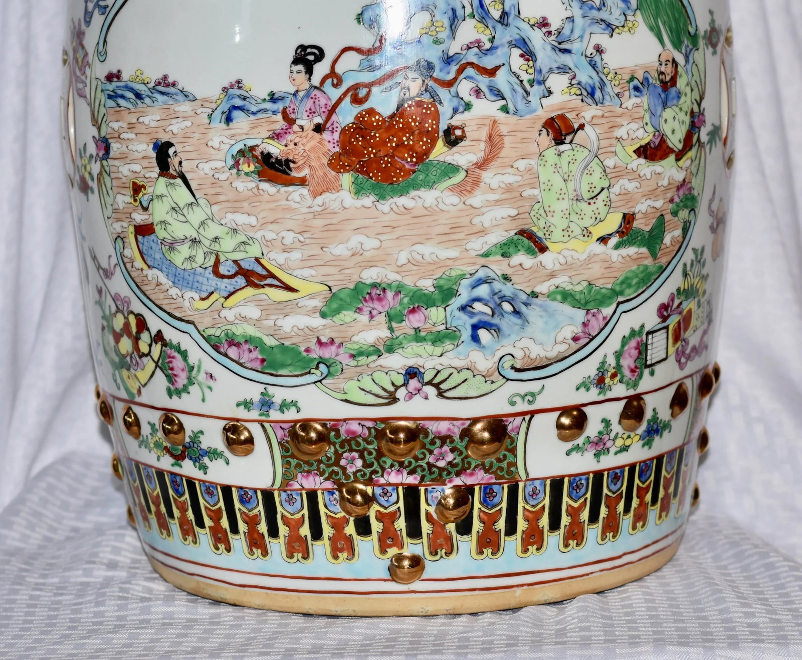 1960s Chinese Rose Medallion Gilt Canton Famille Rose Barrel Garden Stool - 6