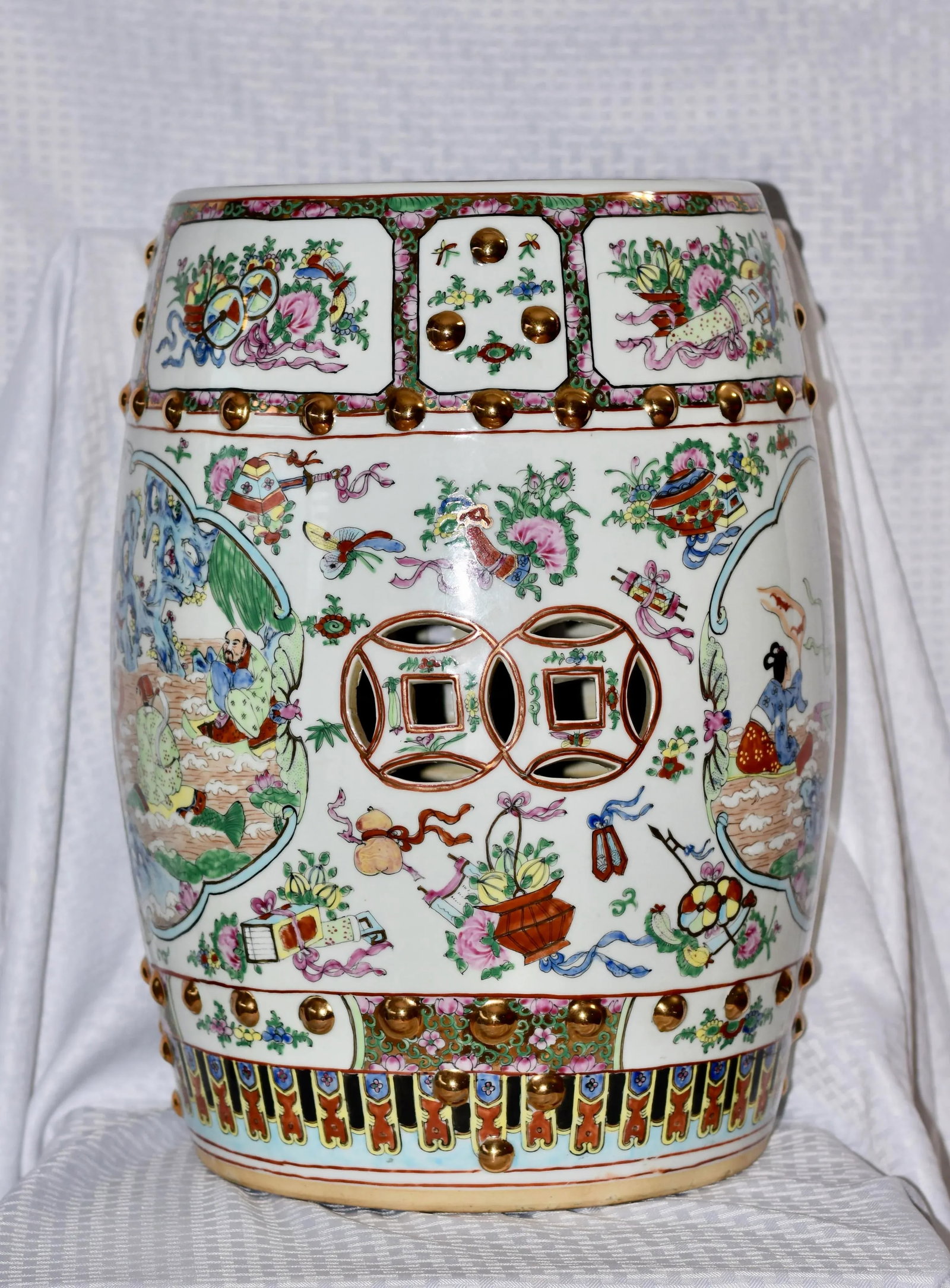 1960s Chinese Rose Medallion Gilt Canton Famille Rose Barrel Garden Stool - 8