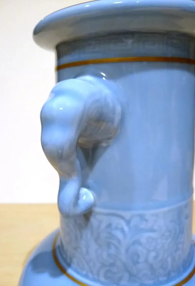 Early 20th Century Chinese Porcelain Elephant Head Handles Vase - 6