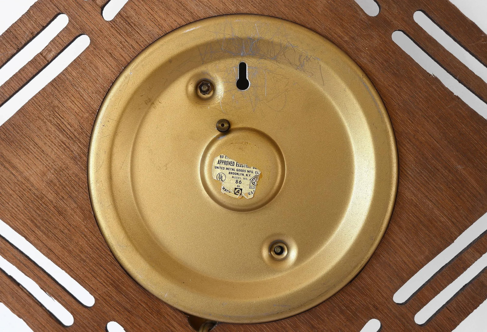 1950s United Mid Century Laminated Teak & Brass Diamond-Shaped Clock - 10