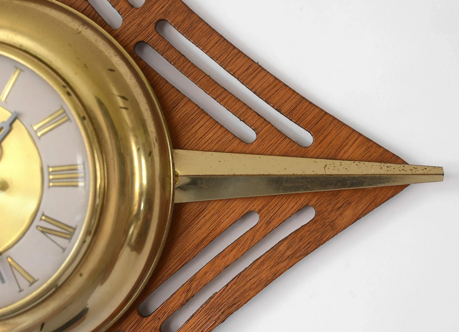 1950s United Mid Century Laminated Teak & Brass Diamond-Shaped Clock - 6