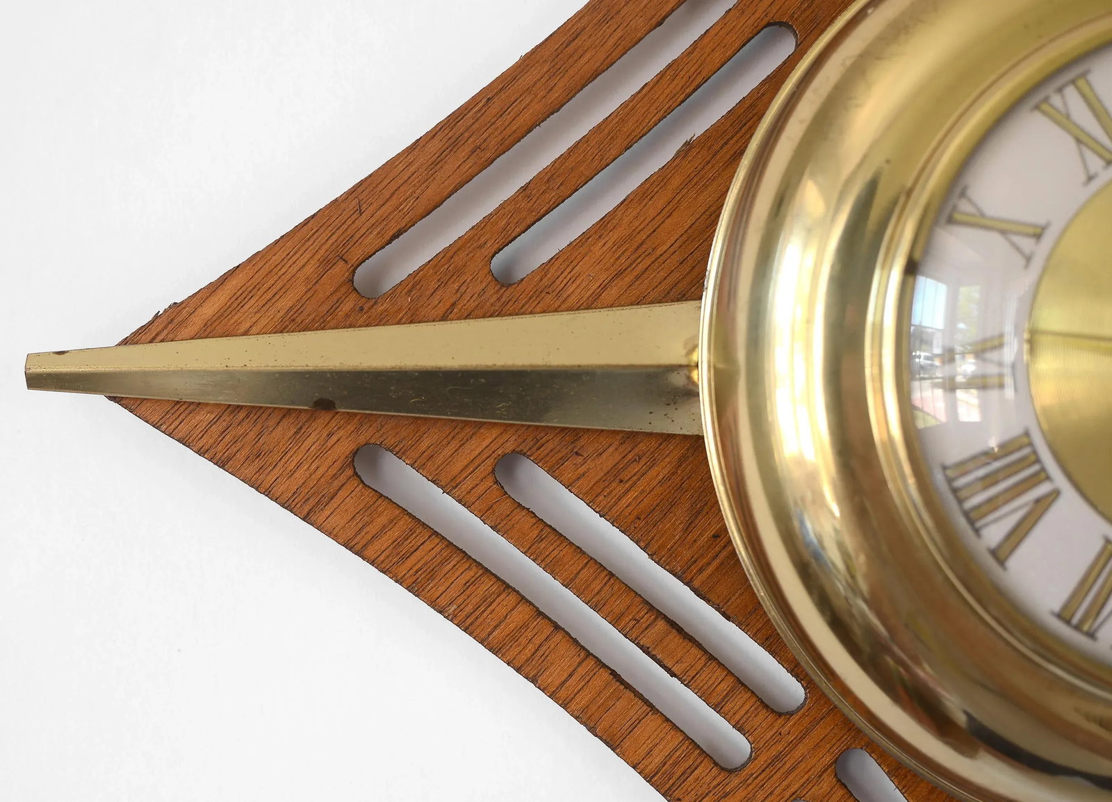 1950s United Mid Century Laminated Teak & Brass Diamond-Shaped Clock - 7