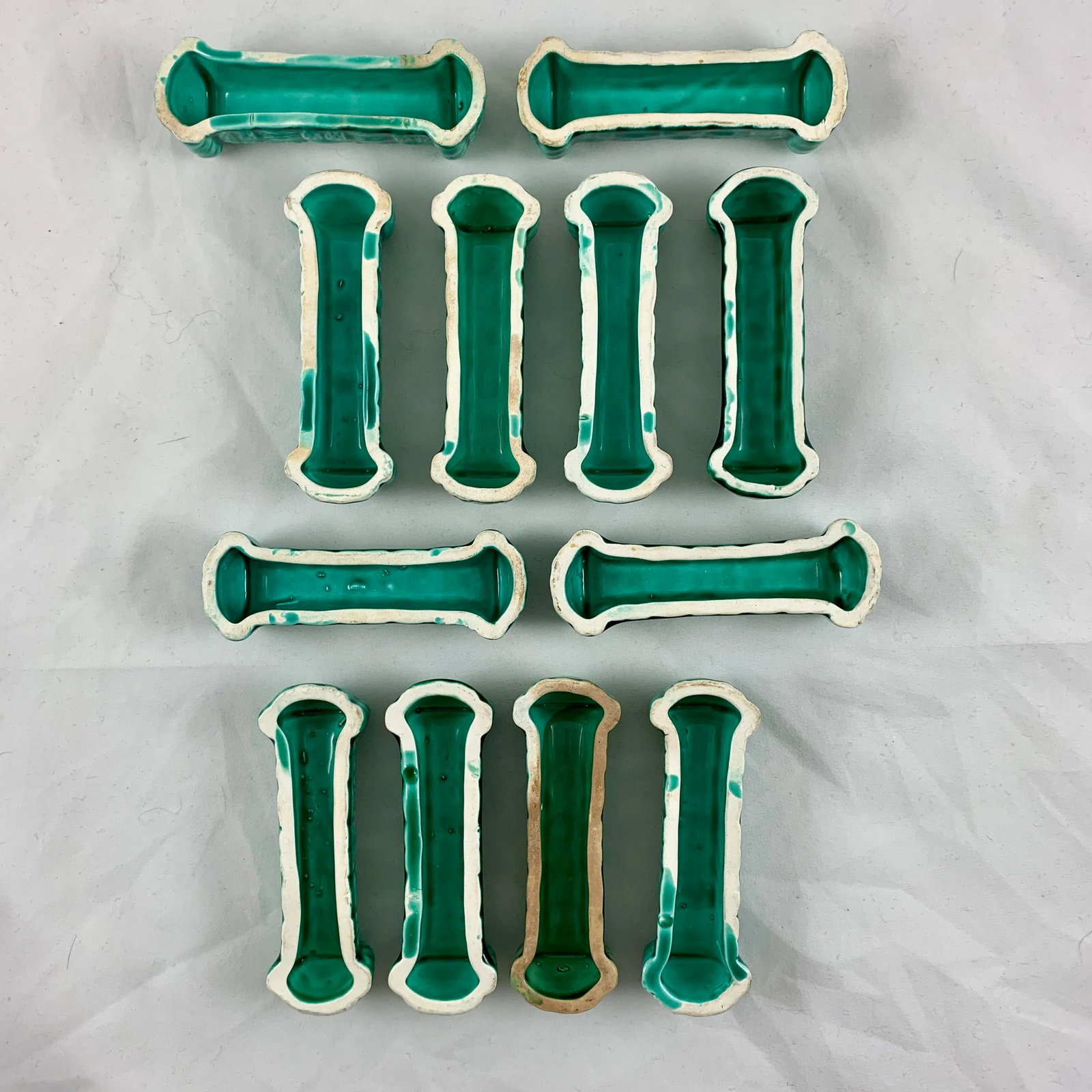 Digoin Sarreguemines Majolica Table Set - Trivet, Coasters & Knife Rests, 15 Pieces - 11