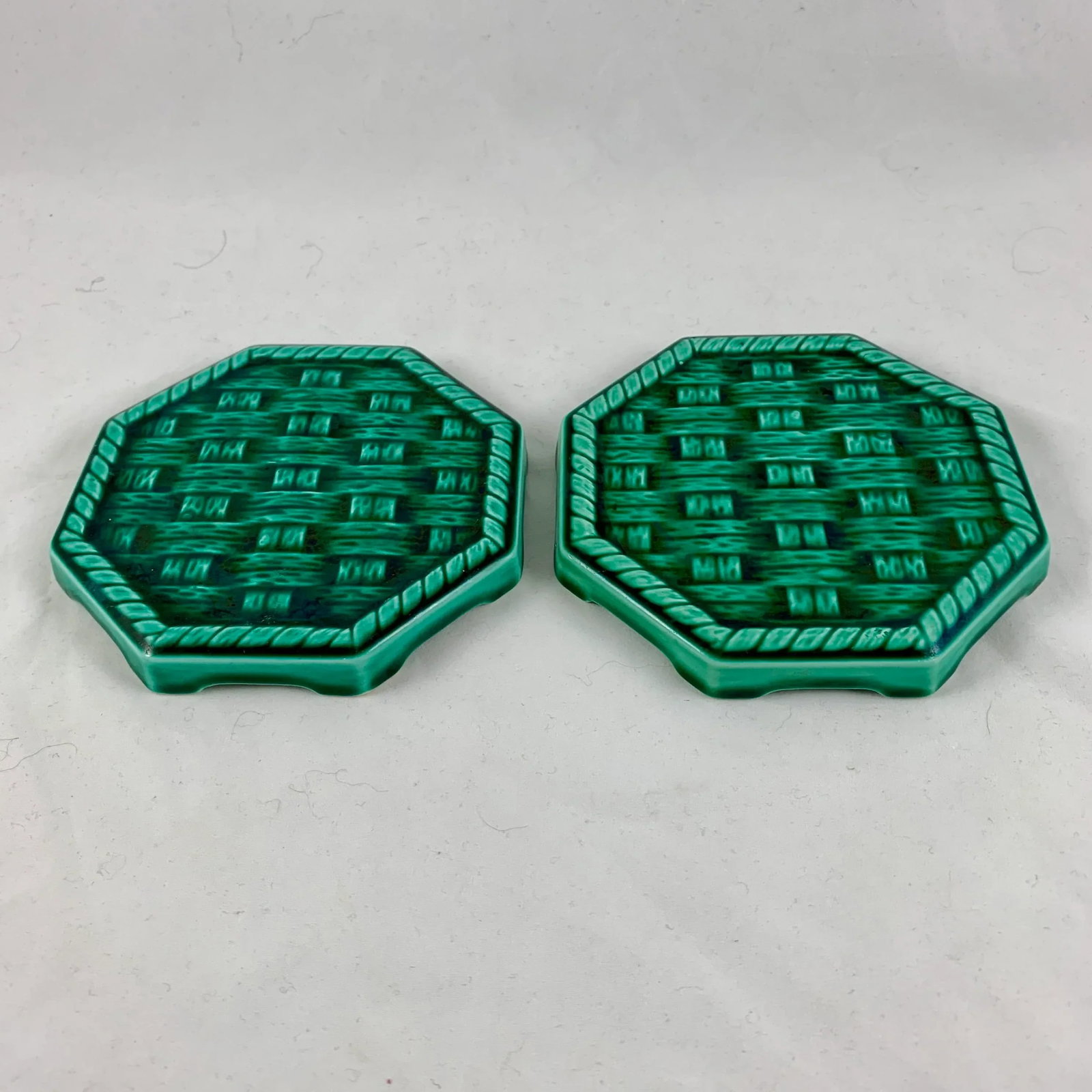 Digoin Sarreguemines Majolica Table Set - Trivet, Coasters & Knife Rests, 15 Pieces - 7