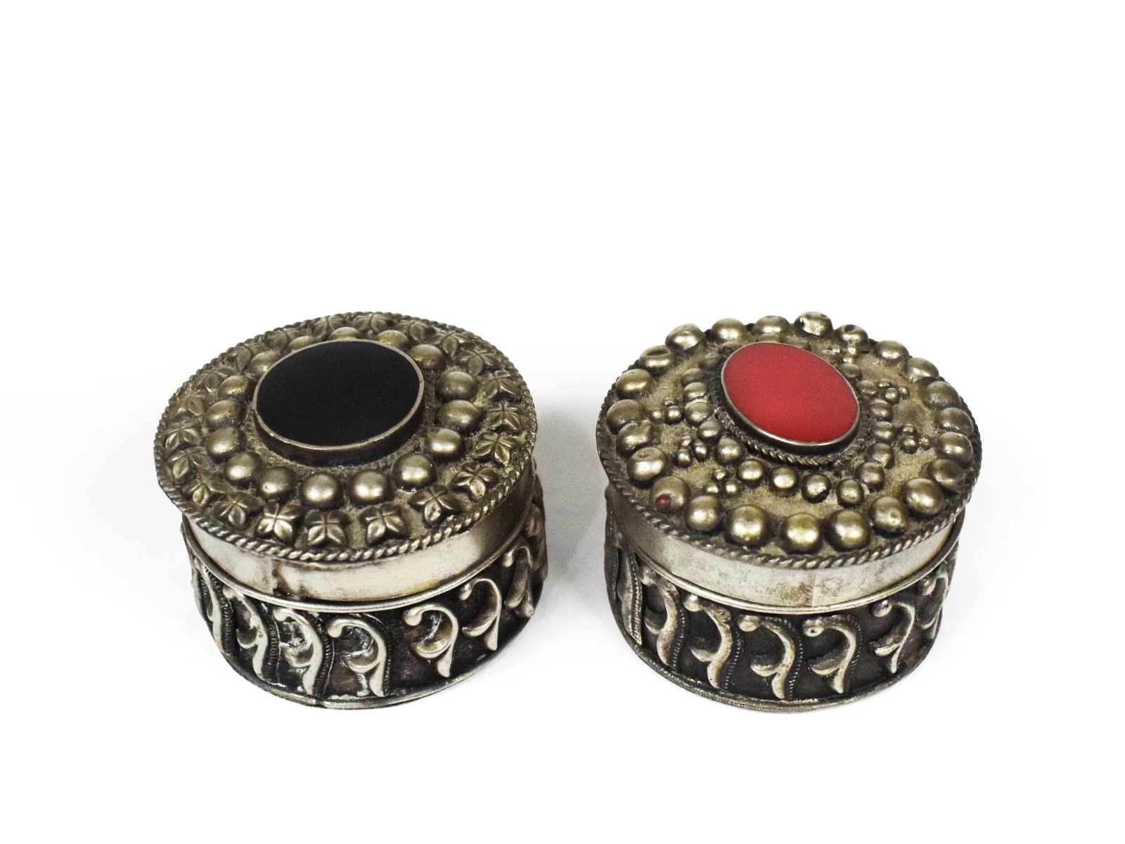 Vintage Round Embossed Silver Metal Pill Jewelry Trinket Box With Inlaid Stone - 2 Pieces - 10