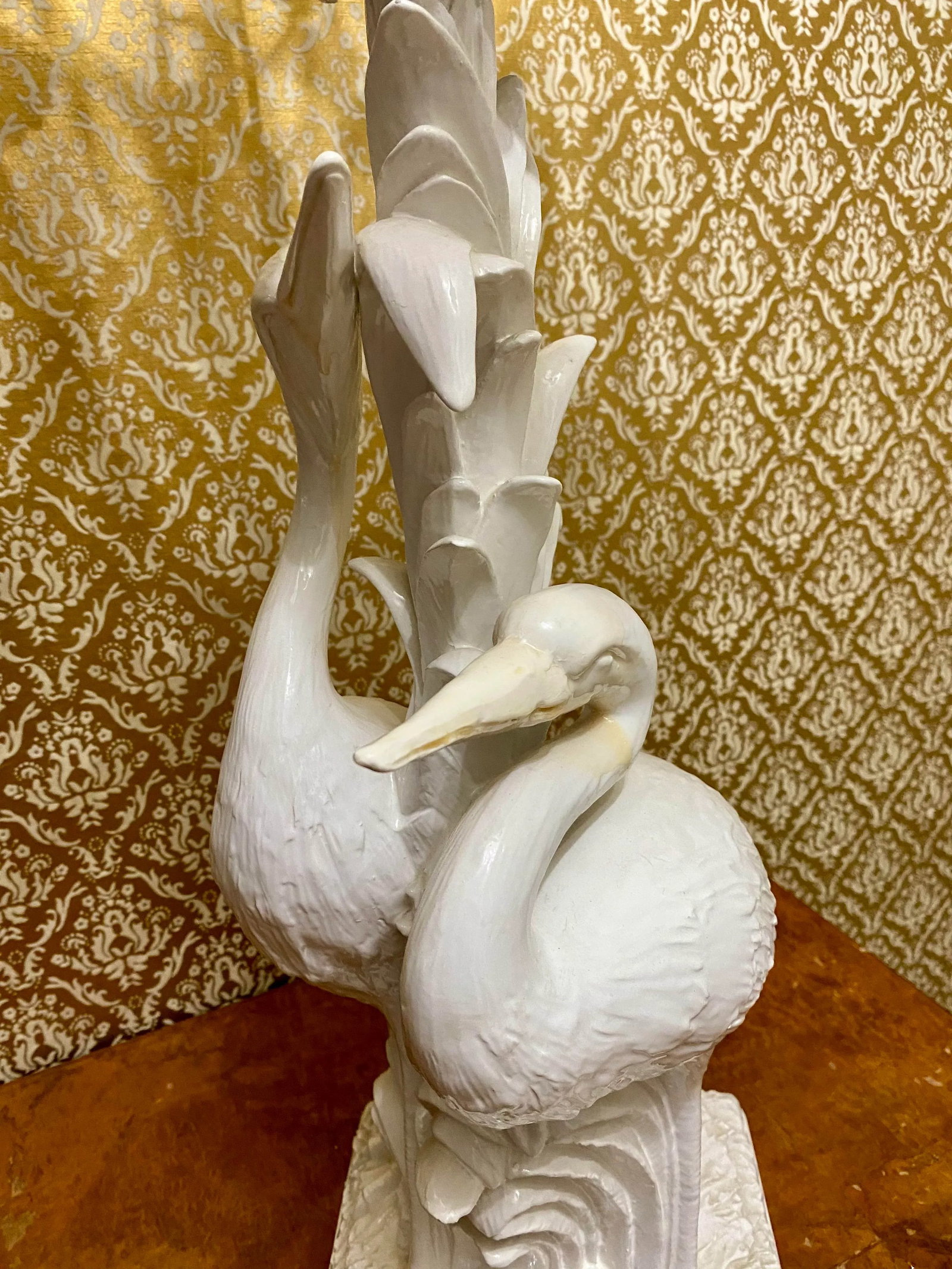 1970s Italian Palm Beach Regency Porcelain Crane Metal Painted Tole Floral Lamp - 6