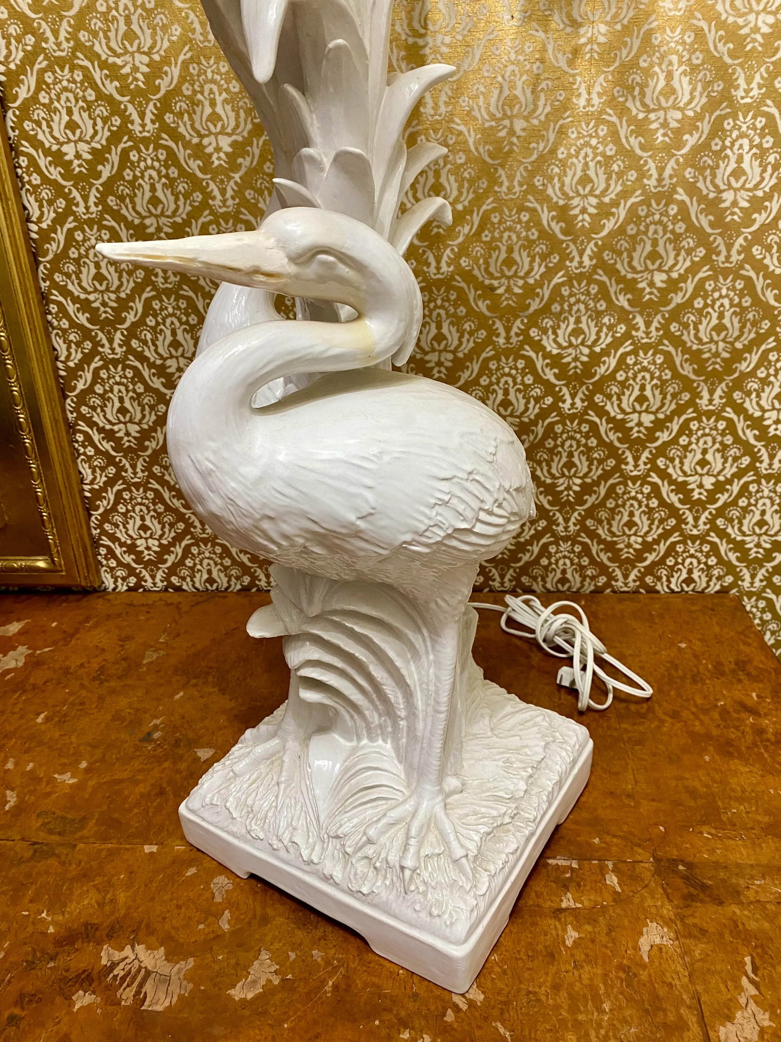 1970s Italian Palm Beach Regency Porcelain Crane Metal Painted Tole Floral Lamp - 7