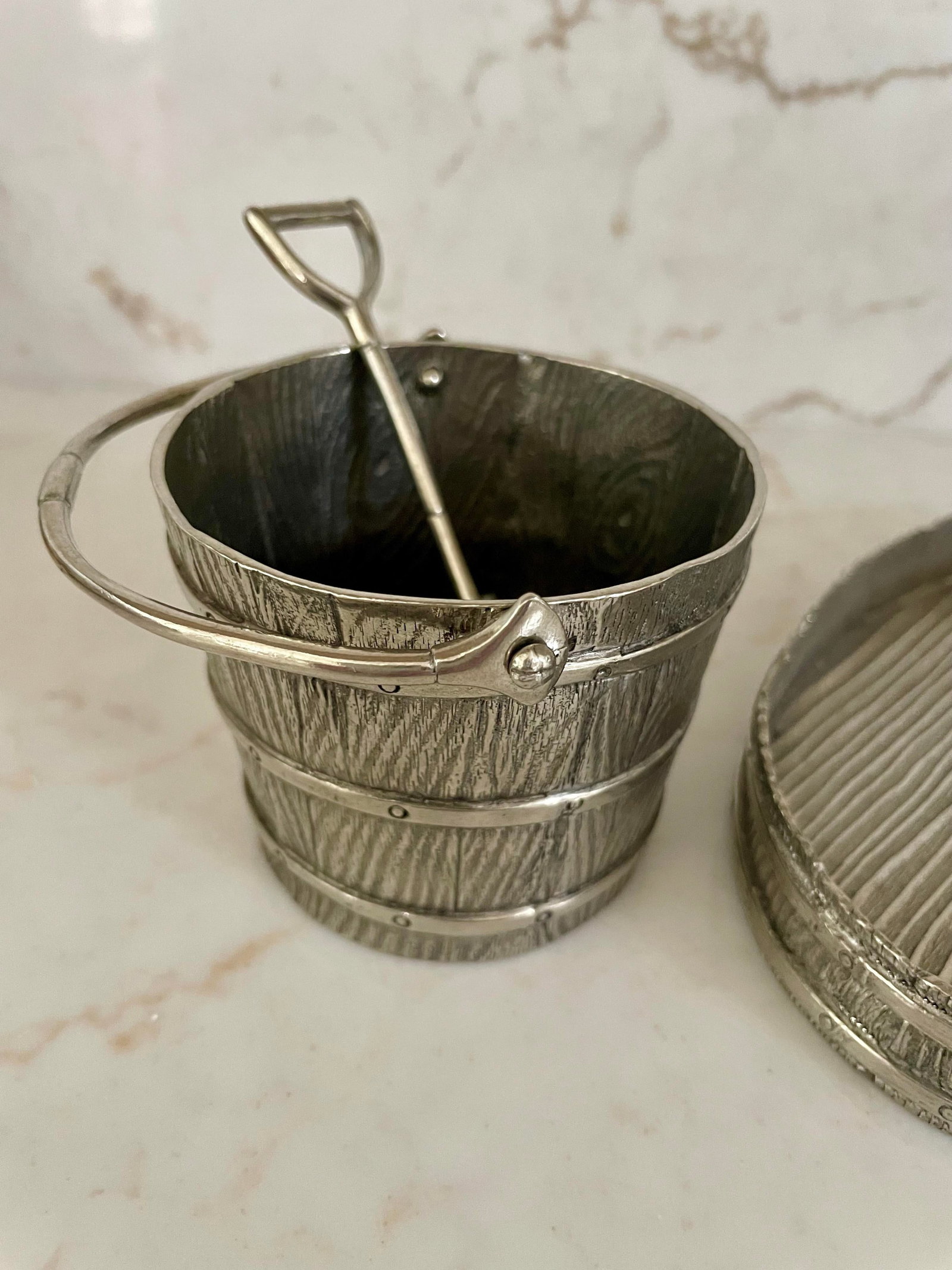Gardening Pewter Creamer and Sugar Set - 4