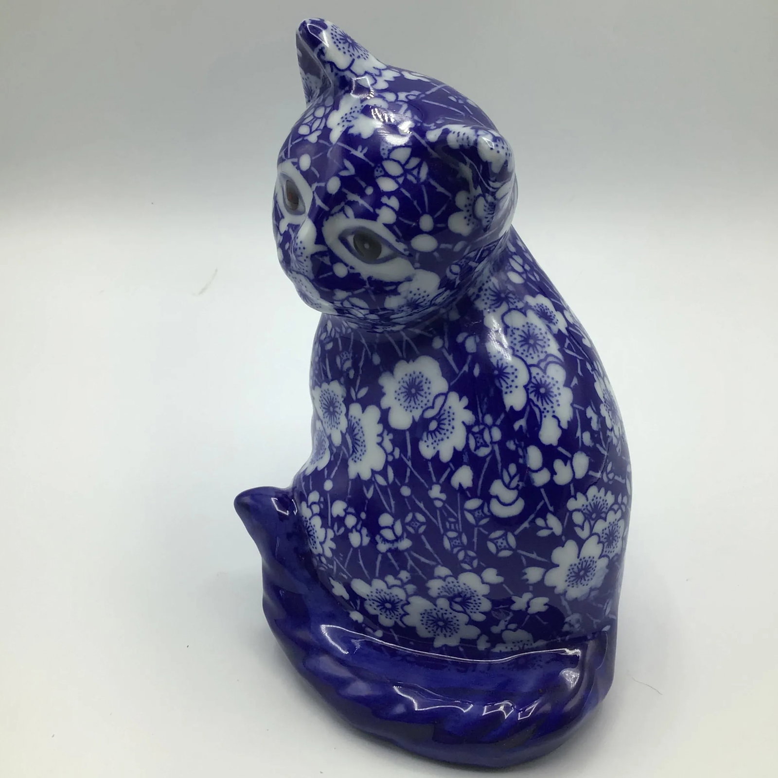 Vintage Chintz Porcelain Blue and White Floral Calico Kitten - 2