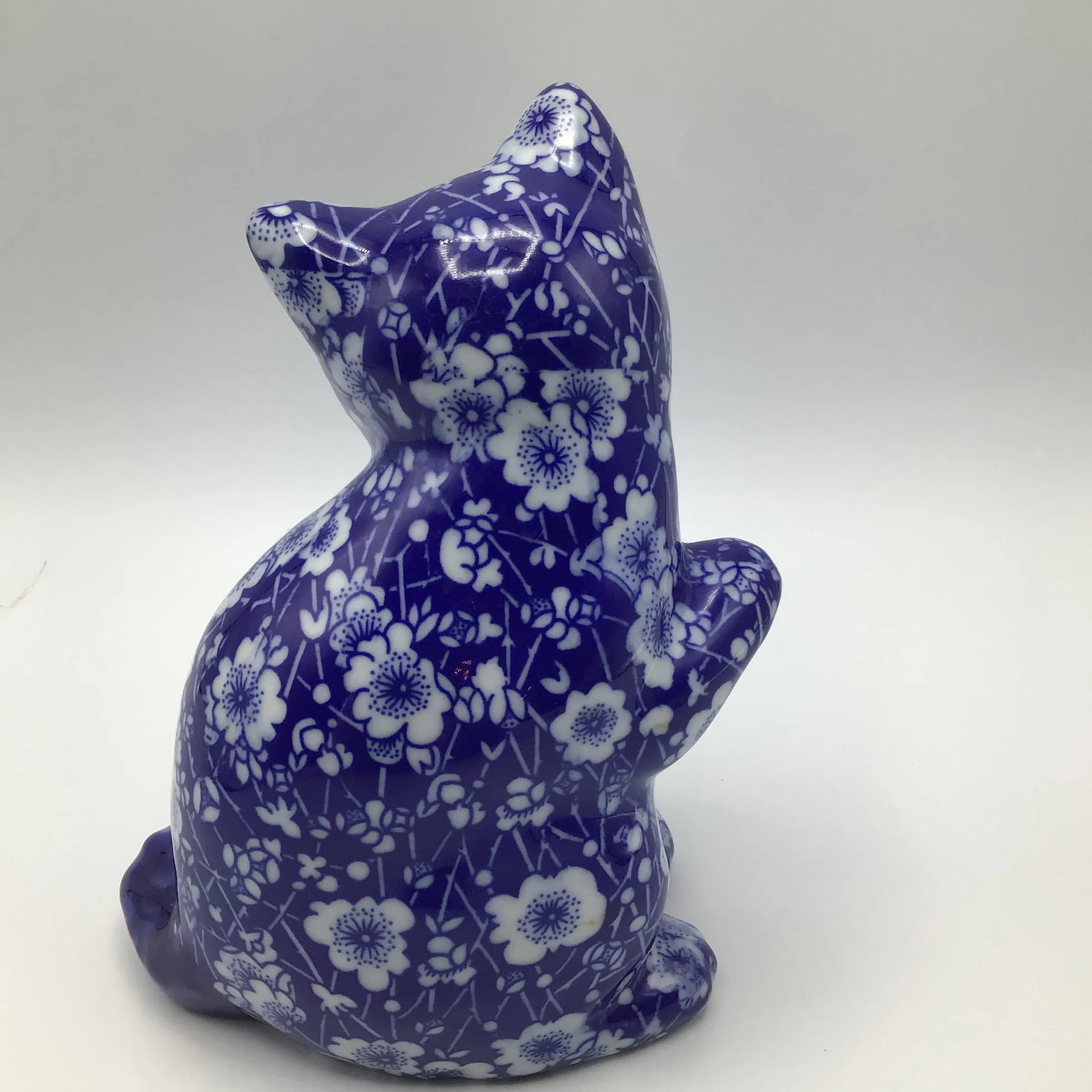 Vintage Chintz Porcelain Blue and White Floral Calico Kitten - 4