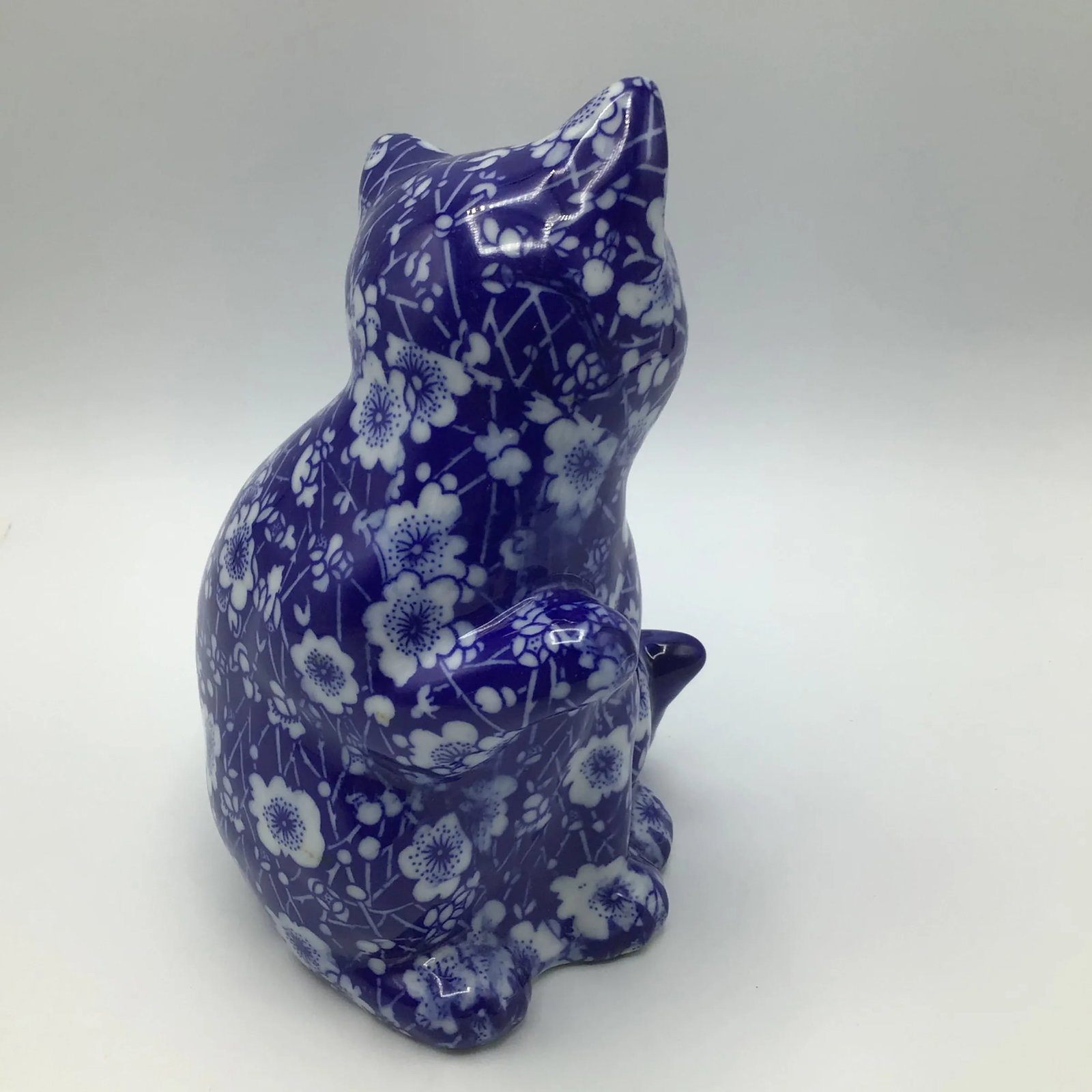 Vintage Chintz Porcelain Blue and White Floral Calico Kitten - 5