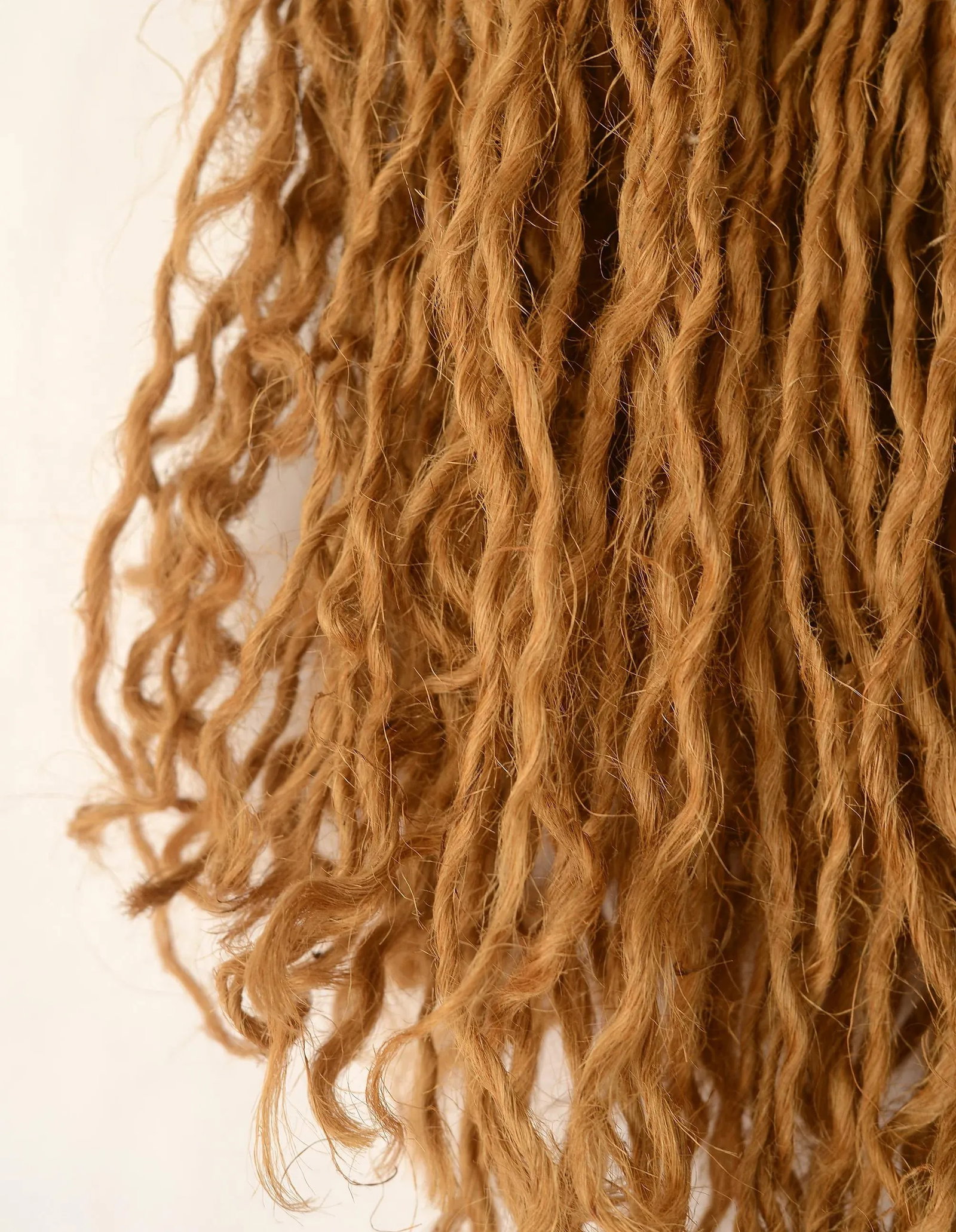 Vintage 1970s Boho Lion Head Jute Macrame Wall Hanging - 7