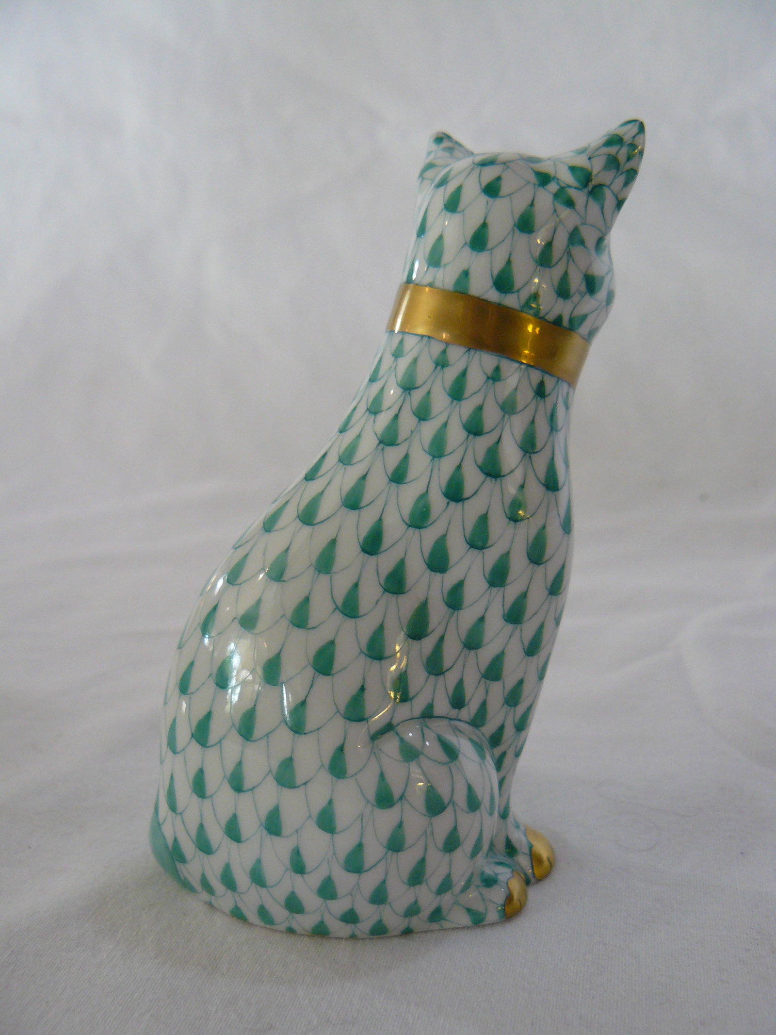Herend Green Fishnet Cat With Gold Bow - 5