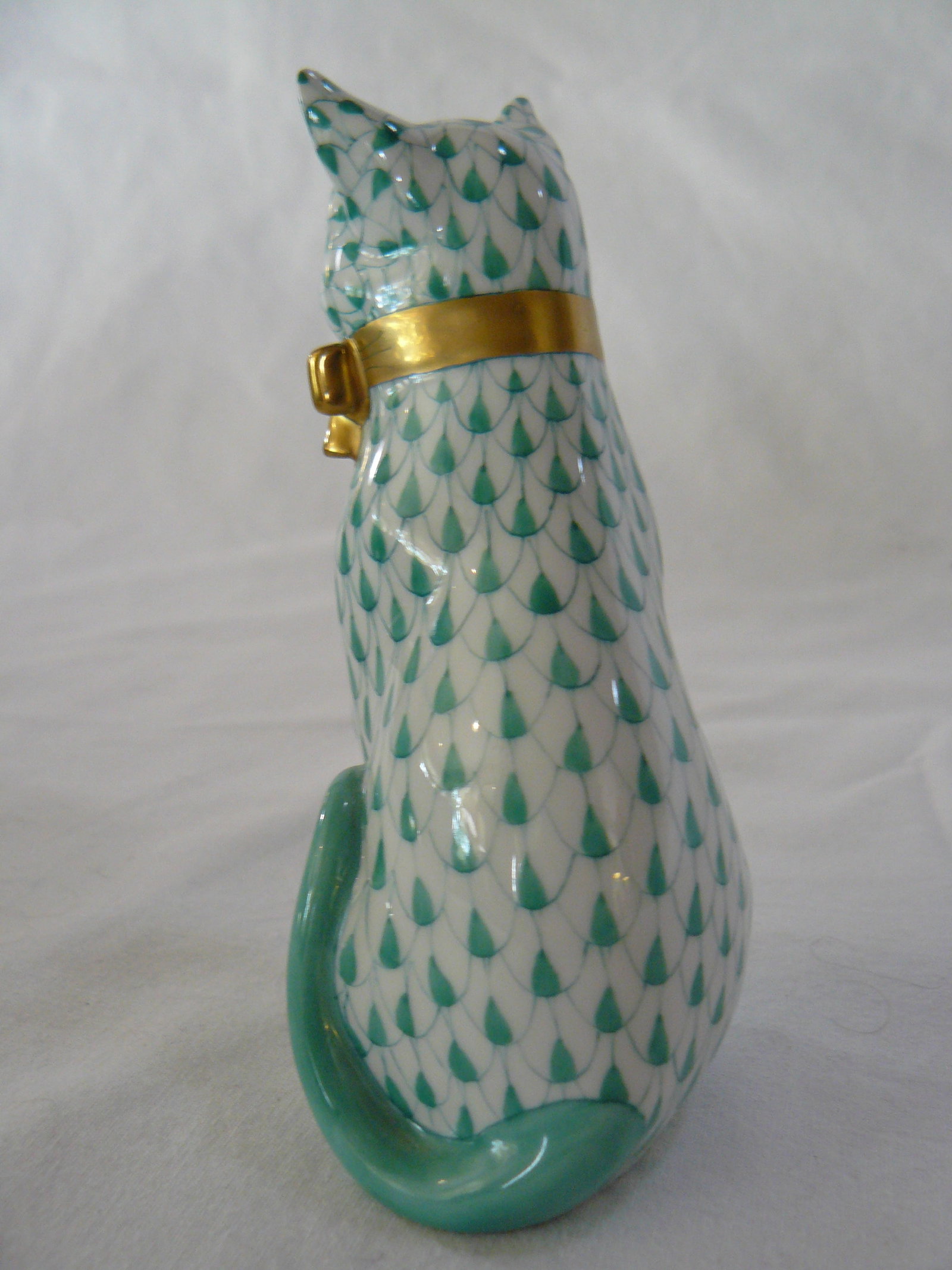 Herend Green Fishnet Cat With Gold Bow - 6