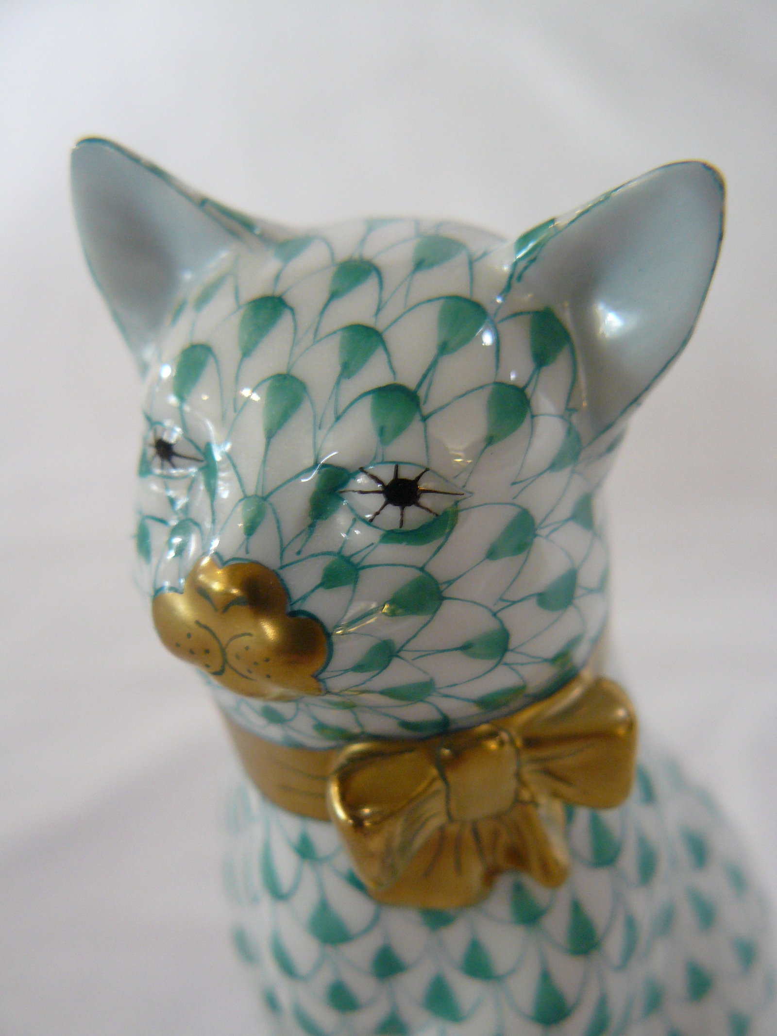 Herend Green Fishnet Cat With Gold Bow - 8
