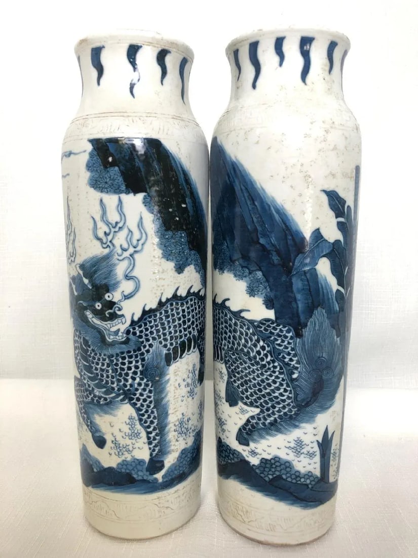 Mid 19th Century Chinese Porcelain Sleeve Vases - A Pair - 12