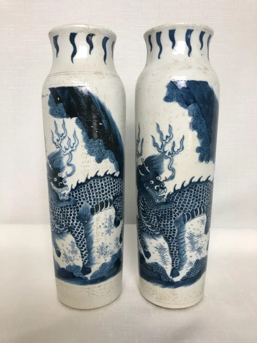 Mid 19th Century Chinese Porcelain Sleeve Vases - A Pair - 2