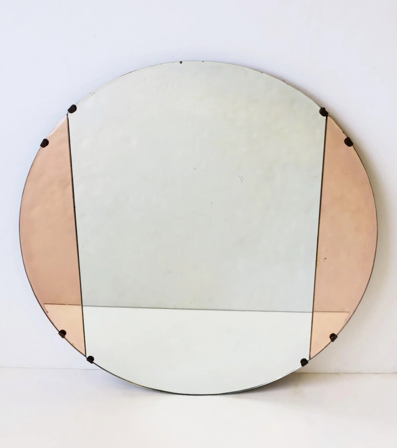 Art Deco Pink Rose Glass Round Wall Mirror, Circa 1940s - 4