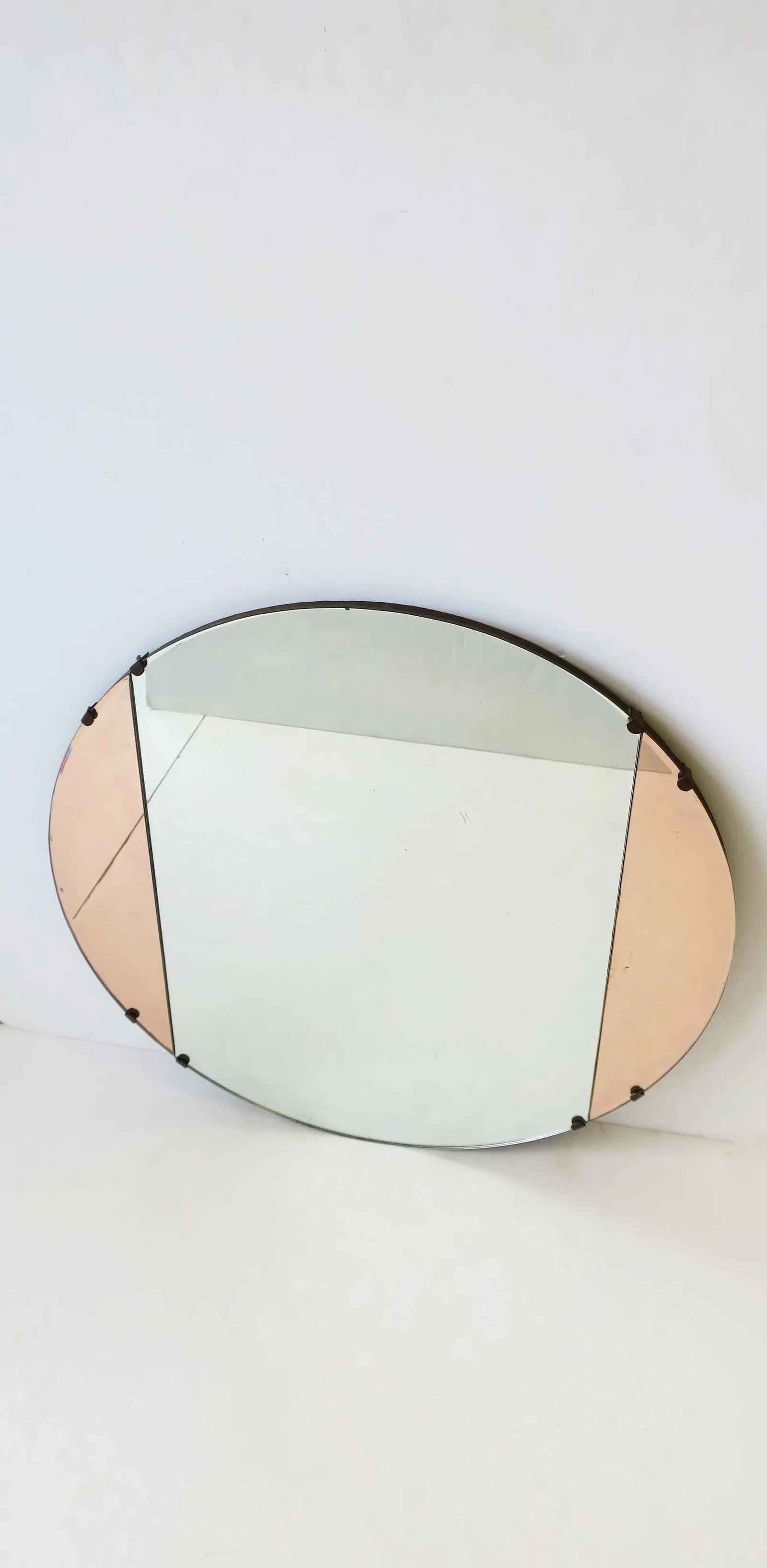 Art Deco Pink Rose Glass Round Wall Mirror, Circa 1940s - 5