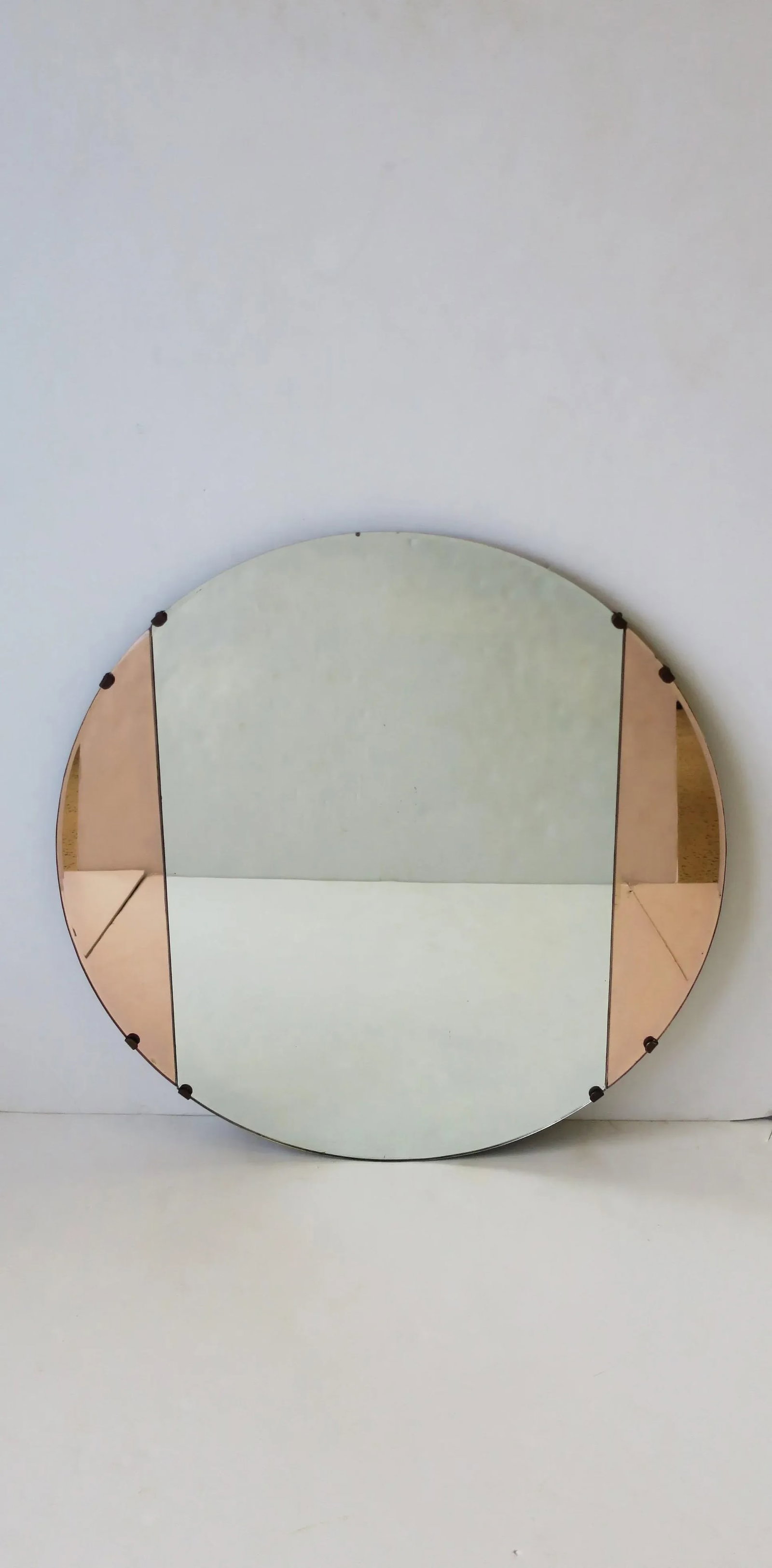 Art Deco Pink Rose Glass Round Wall Mirror, Circa 1940s - 6