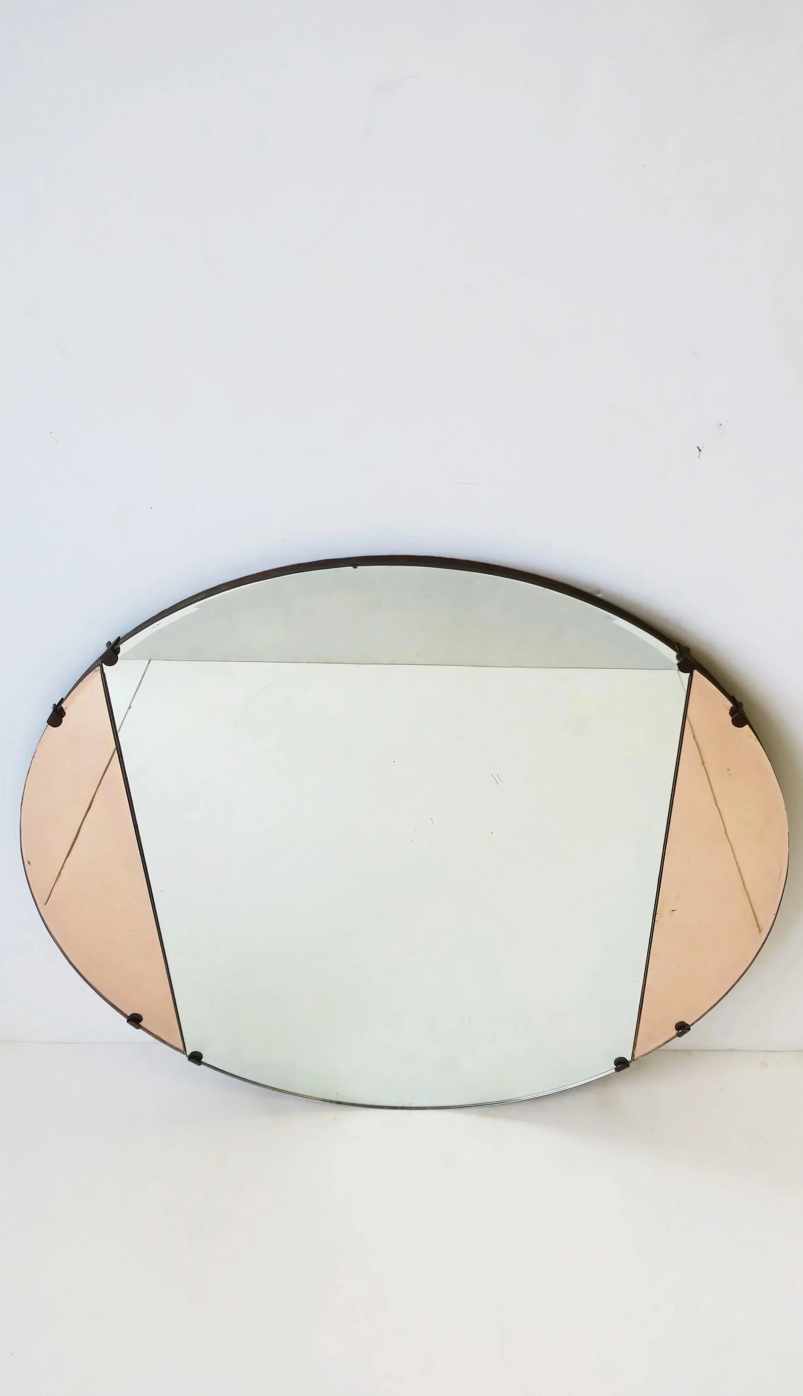 Art Deco Pink Rose Glass Round Wall Mirror, Circa 1940s - 7