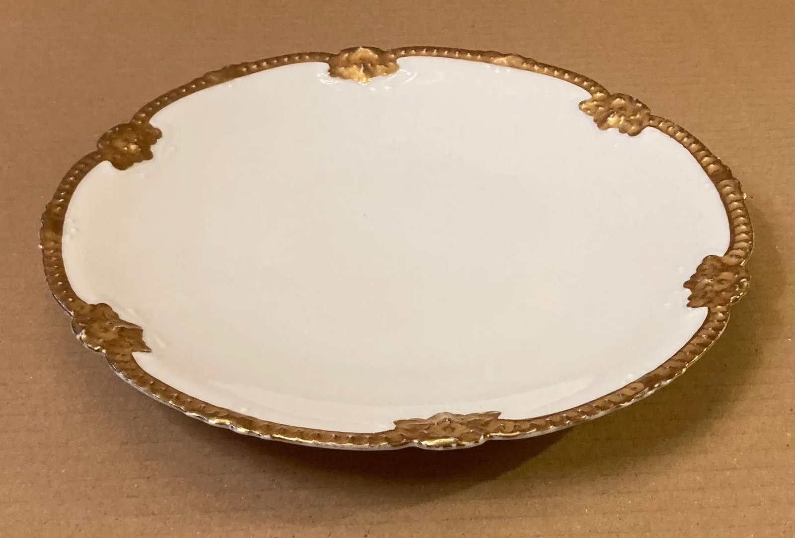 Early 20th Century French Limoges White Porcelain Gold Edge Dessert Plate - 7