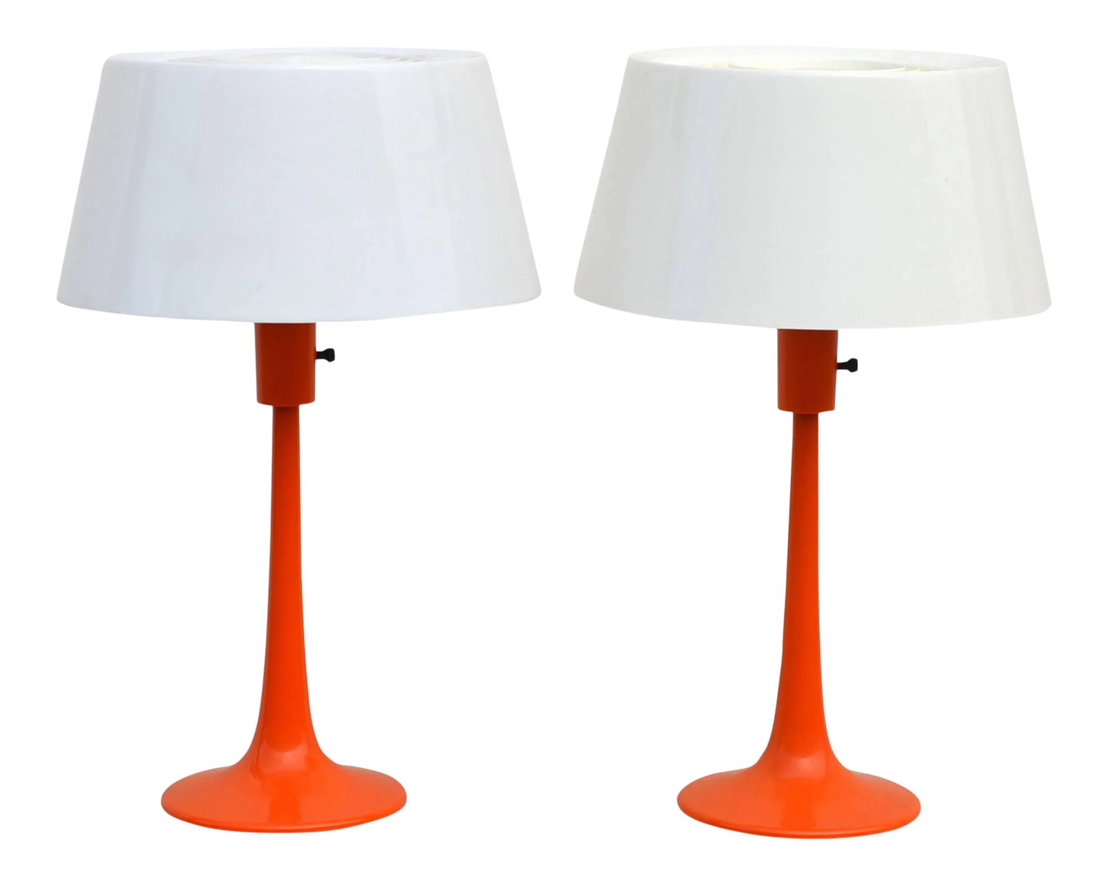 Vintage Lumilon Table Lamps by Gerald Thurston for Lightolier - A Pair: Pair of pristine vintage Lumilon table lamps by Gerald Thurston for Lightolier. Original one-piece shade-diffusers. UL listed. Condition: Alterations: Unknown Imperfections: Some Imperfections Conditi