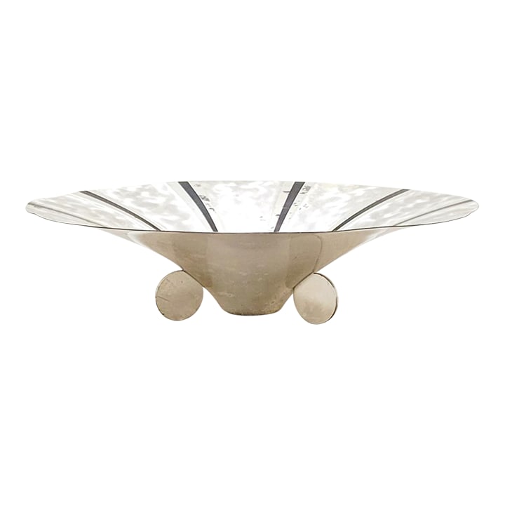 1930s WMF Ikora Bauhaus Art Deco Footed Bowl Silver + Black: Bauhaus era (estimated 1930s) WMF Ikora silver plated brass bowl. Three disc-shaped feet support a blossoming cone with black enamel striations. The rim is gently waved. Dimensions: Height: 3.35 in