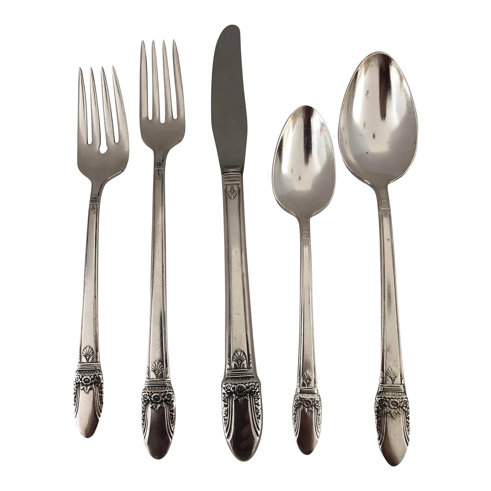 Rogers Brother's First Love Silverplate Flatware Service for 12: 1847 Rogers Brothers "First Love" Silverplate flatware , service for twelve . Introduced in 1937 You will receive the following : 12 Knives 12 Dinner Forks 12 Salad Forks 24 Teaspoons 12 Tablespoons 2
