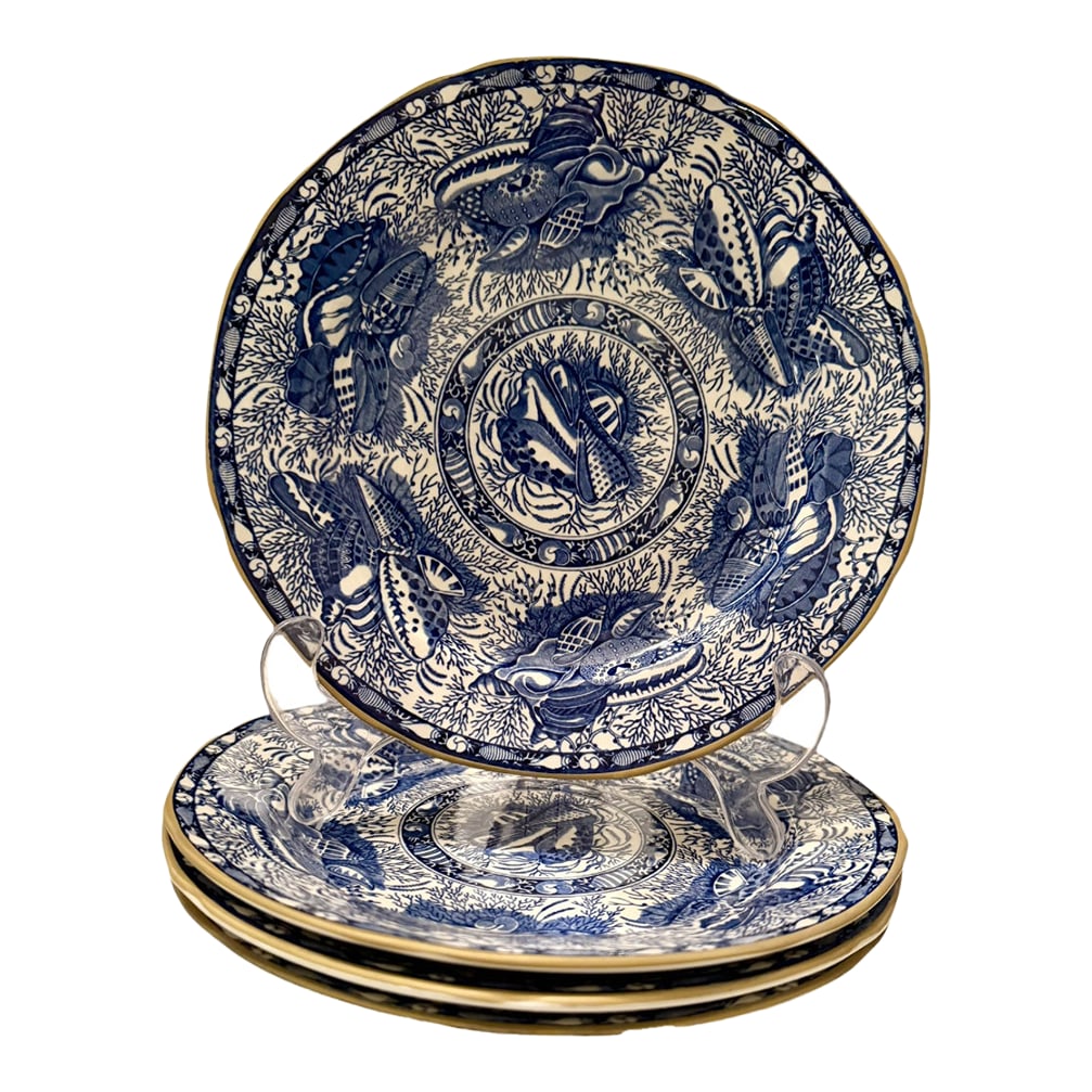 1980s British Colonial Mottahedeh Torquay England - Set of 4 Salad Plates: Mottahedeh Torquay Porcelain SET of 4 Salad Plates Classic Torquay Shell Pattern in bright white porcelain with intricately designed blue shells and seaweed. Gold scalloped trim. Salad plates are