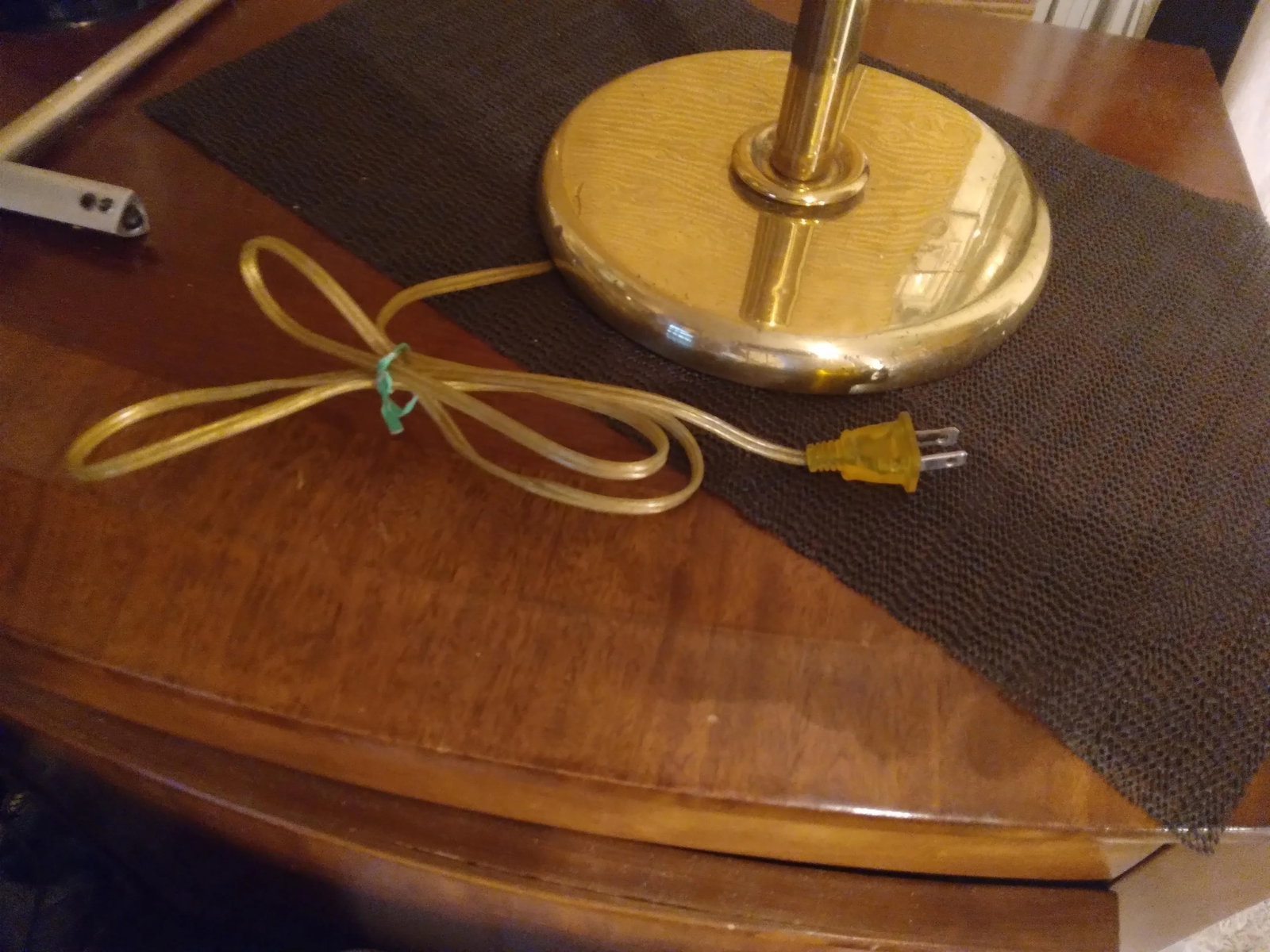 1980's Brass and Lucite Floor Lamp - 5