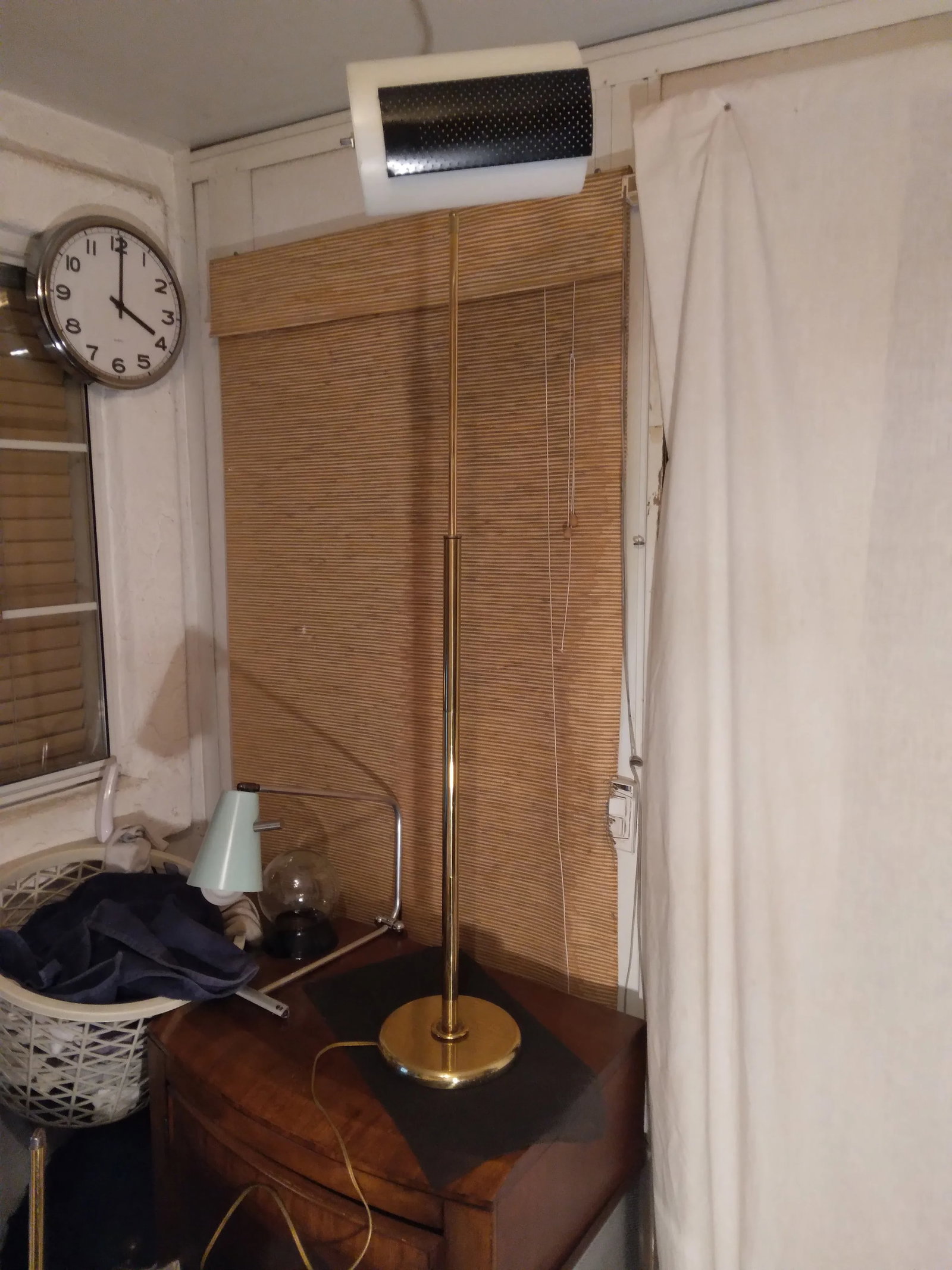 1980's Brass and Lucite Floor Lamp - 9